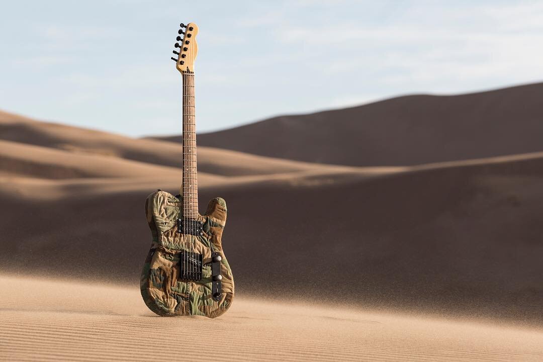 Introducing Quiltcaster #3: the camocaster. Made from vintage Vietnam camo material, this guitar is in a league of its own. Read about the photoshoot on the blog and let me know what you think in the comments! Link in bio. 
#quiltedguitar #camoguitar