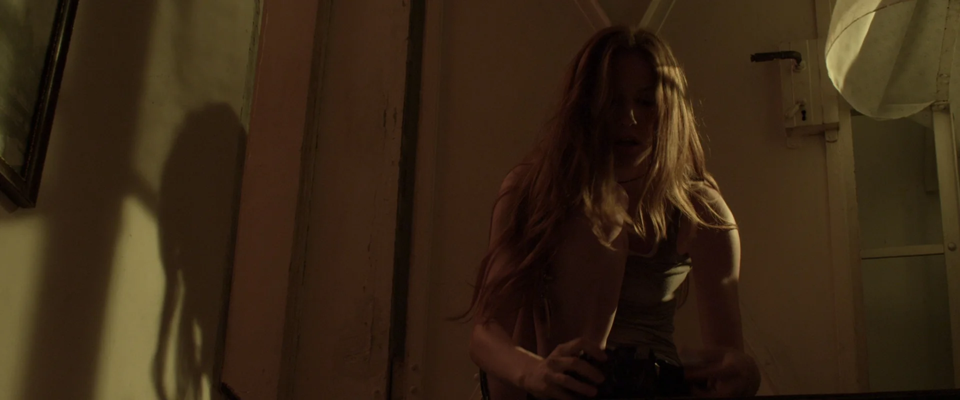 vampir online uncut.mov-MoviePrint-1-frame001368.jpg