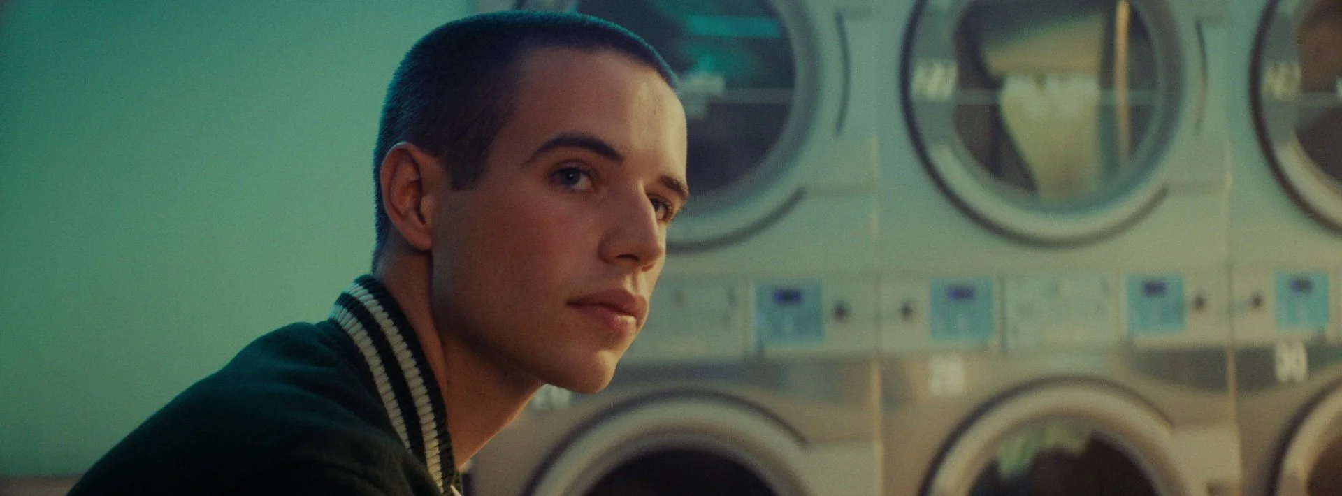 SKY_LAUNDRETTE_ENG_PRORES.mov-frame000060.jpg