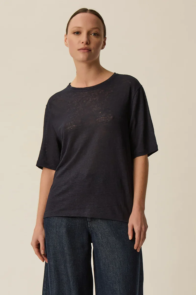 Hana Linen T-Shirt in Marine - Des Petits Hauts