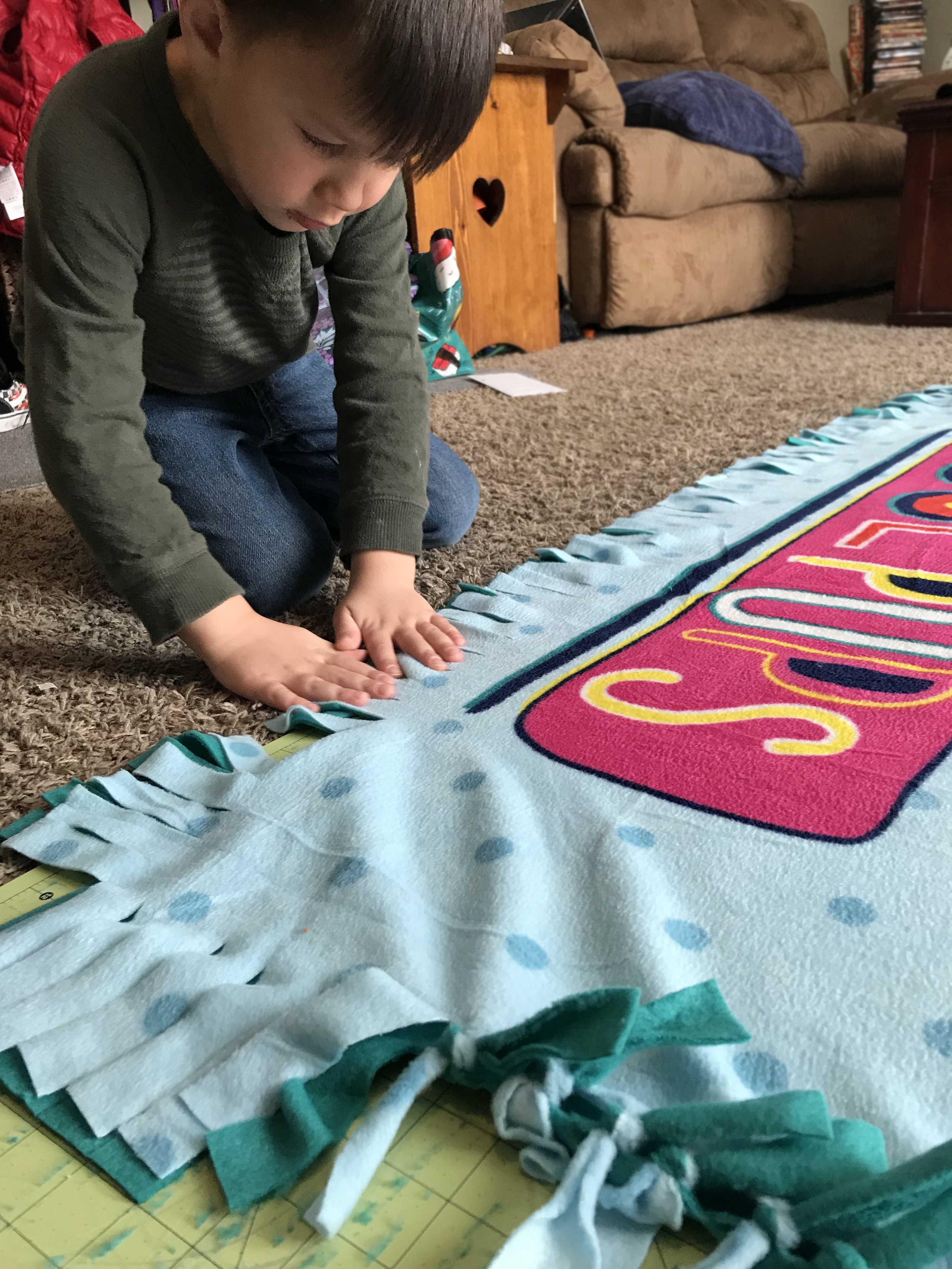 No-Sew Fleece Blanket; a Toy-Free Birthday Gift — Alex Tebow