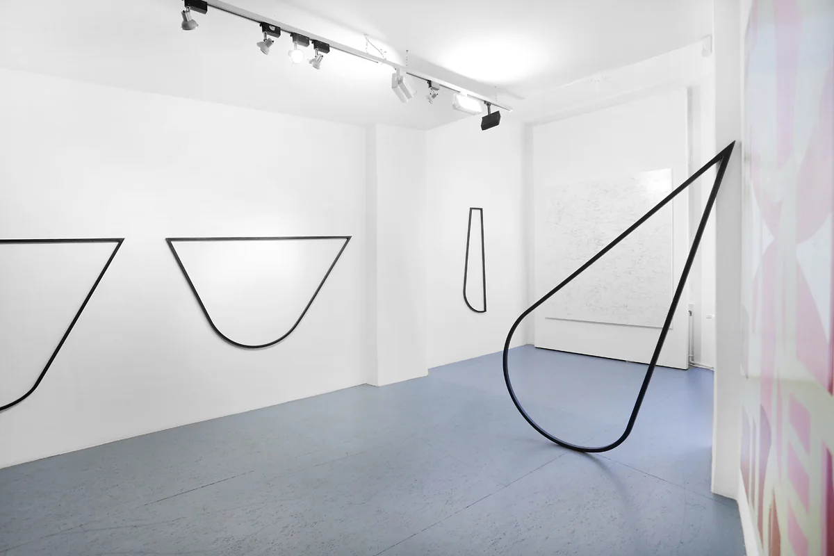 HOLE // installation view 2018 // various sizes steel Utopians & Playgrounds @ Galerie Burster Photo: Silke Briel