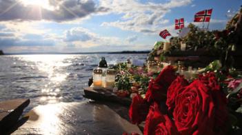 Flowers on the island near Oslo: for shooting victims of accused anti-Muslim shooter Anders Behring Breivik