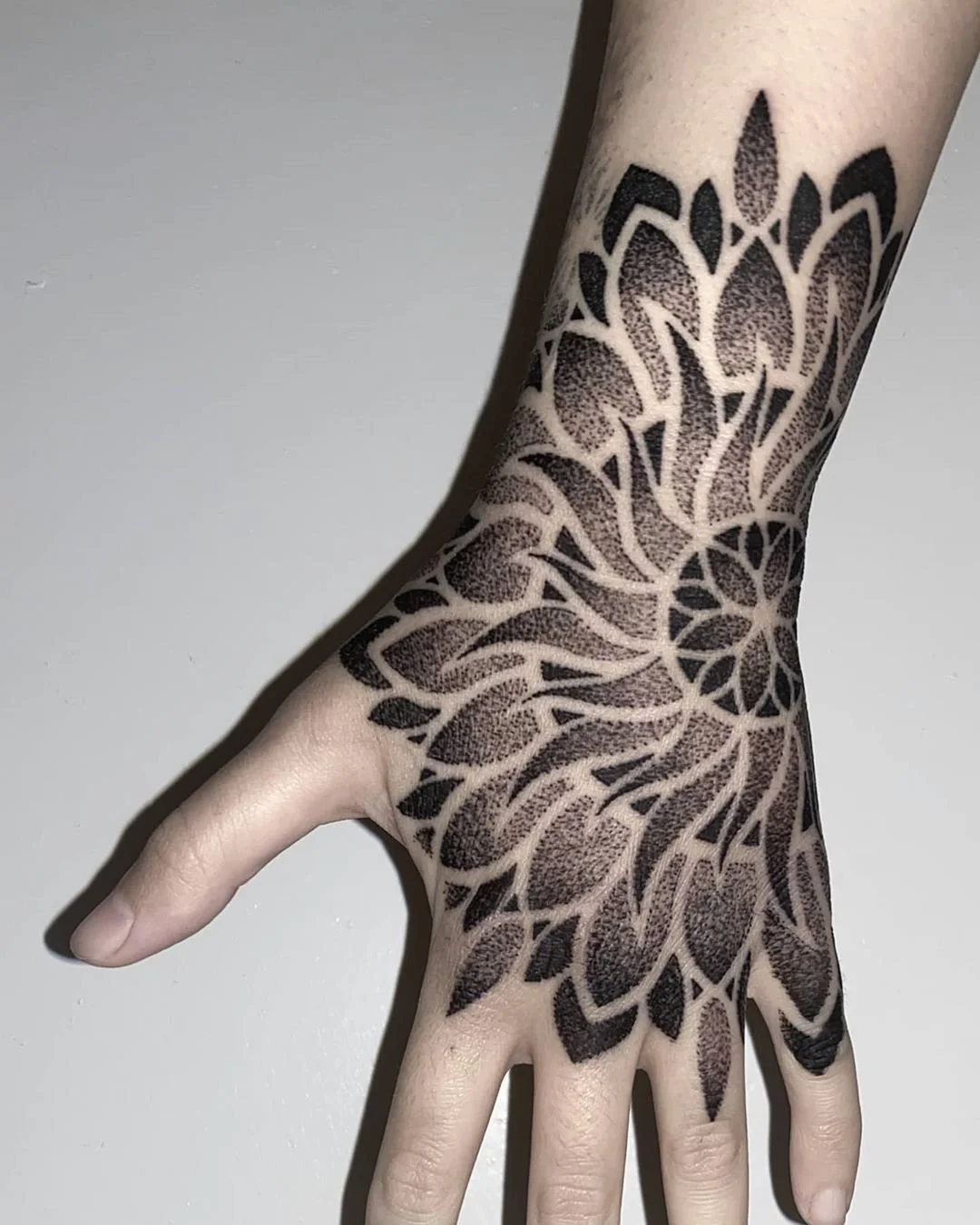 Do Dotwork Tattoos Look Good On Hands?