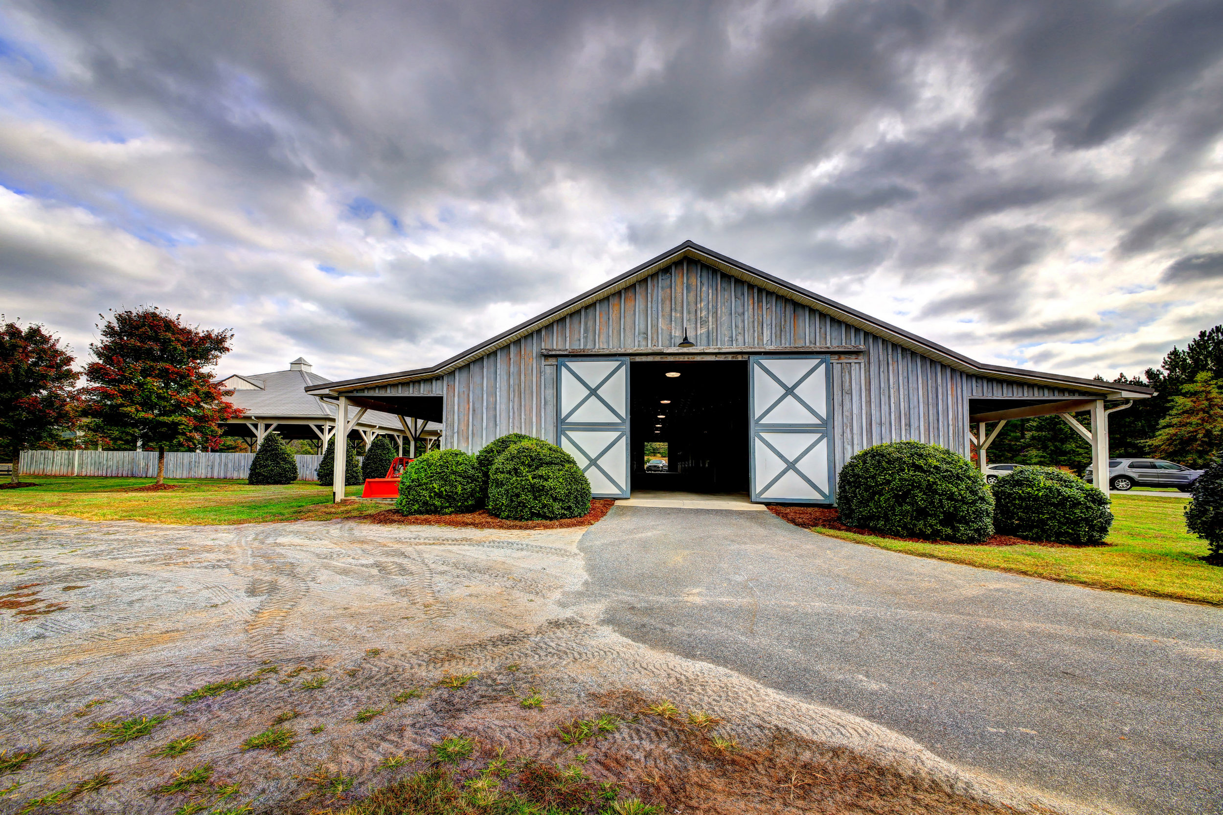  The barn and stables at Catawba River Club. 