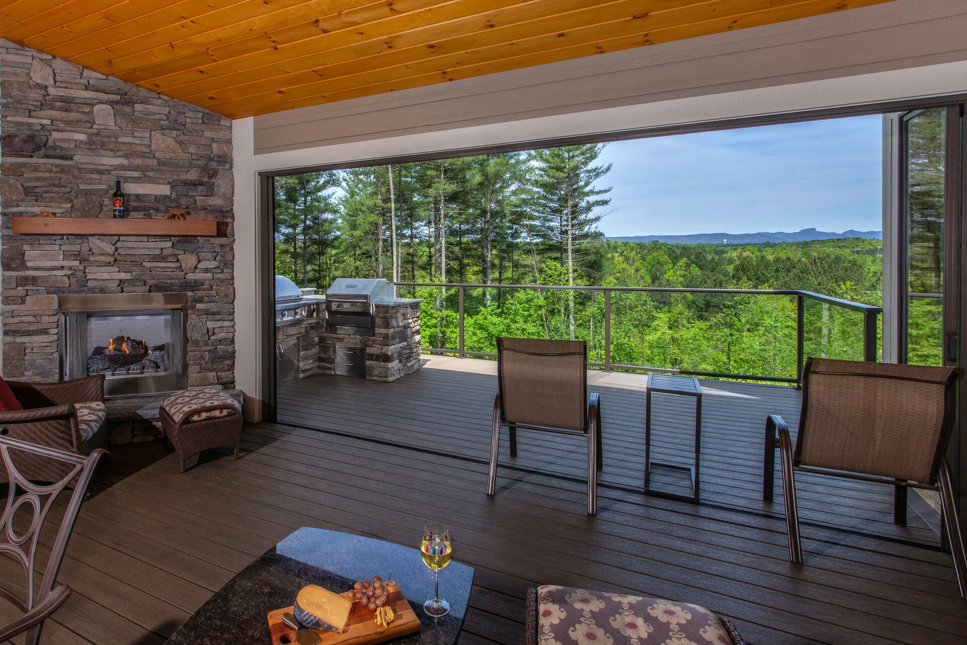  Build a custom home with Catawba River Club's builder program. 