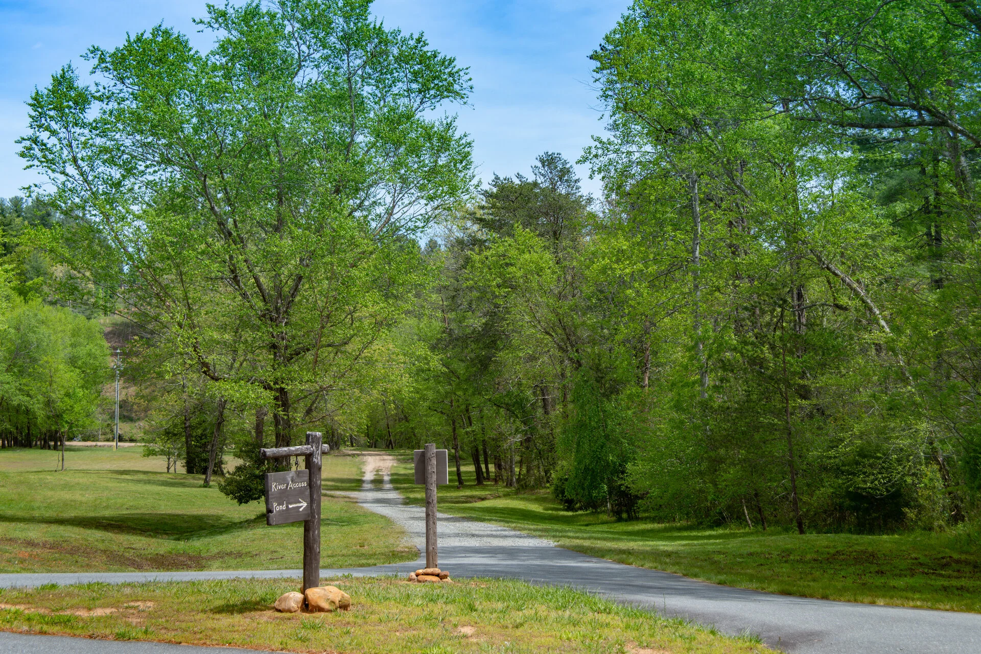 The Catawba River Club property is over 180 acres and includes 35 home sites. 