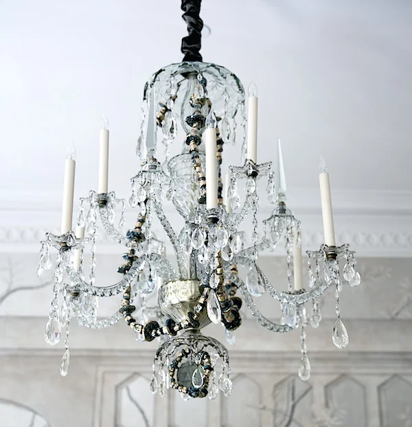 7746_AP_Chandelier.jpg