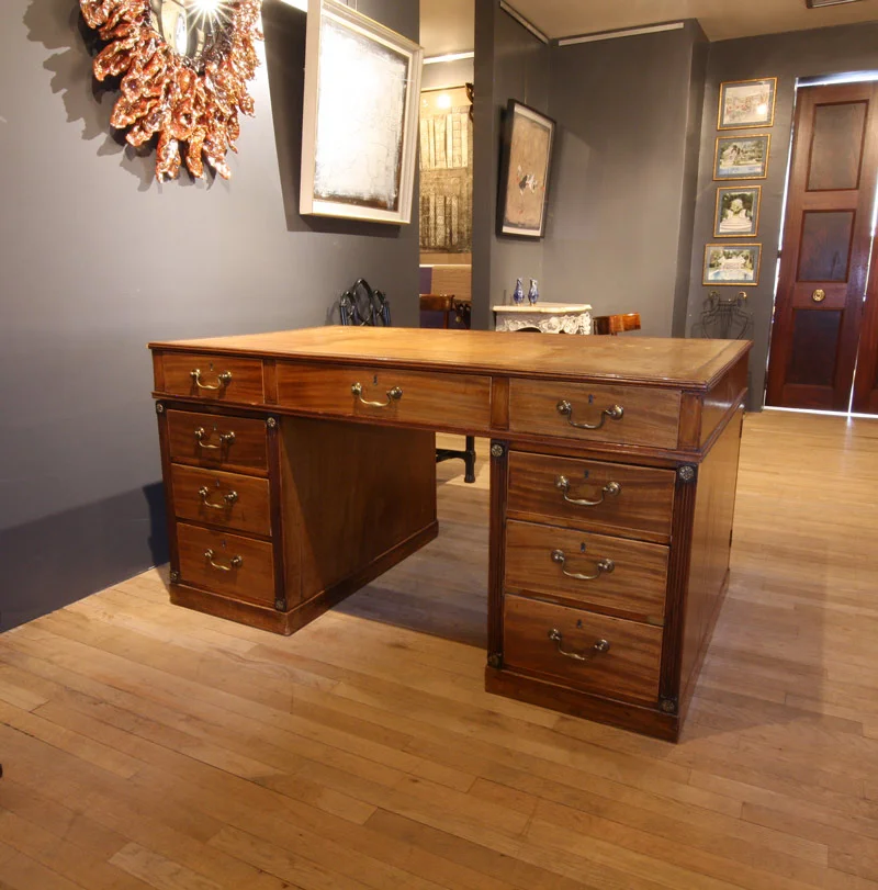 2095_Writing-Table_site.jpg