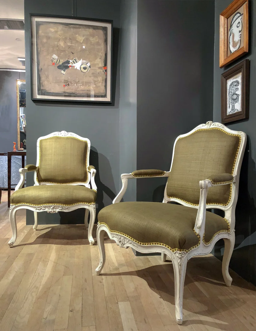 2109_Pair-Fauteuils-Site.jpg