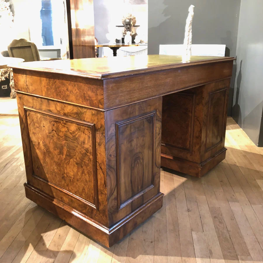 06M_Writing-table-reverse.jpg