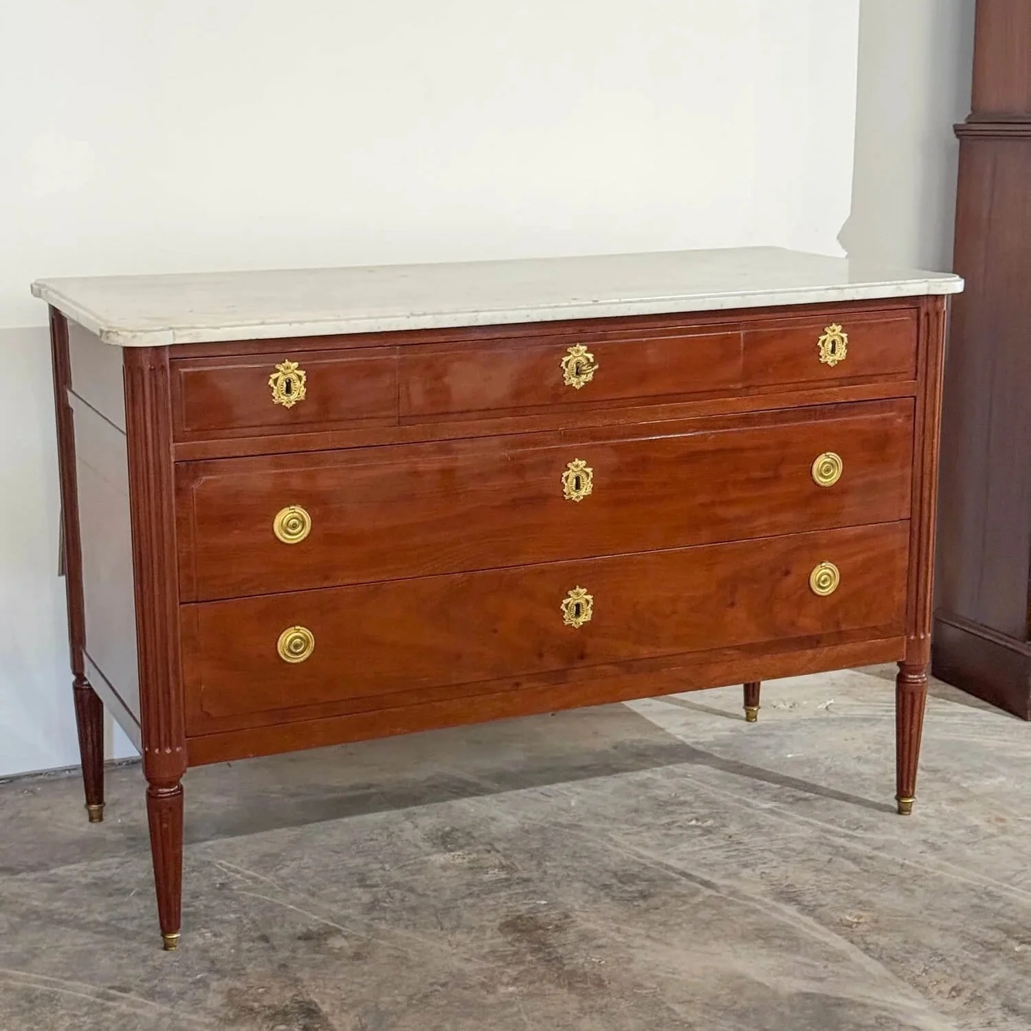 3028_thumb_commode.jpg