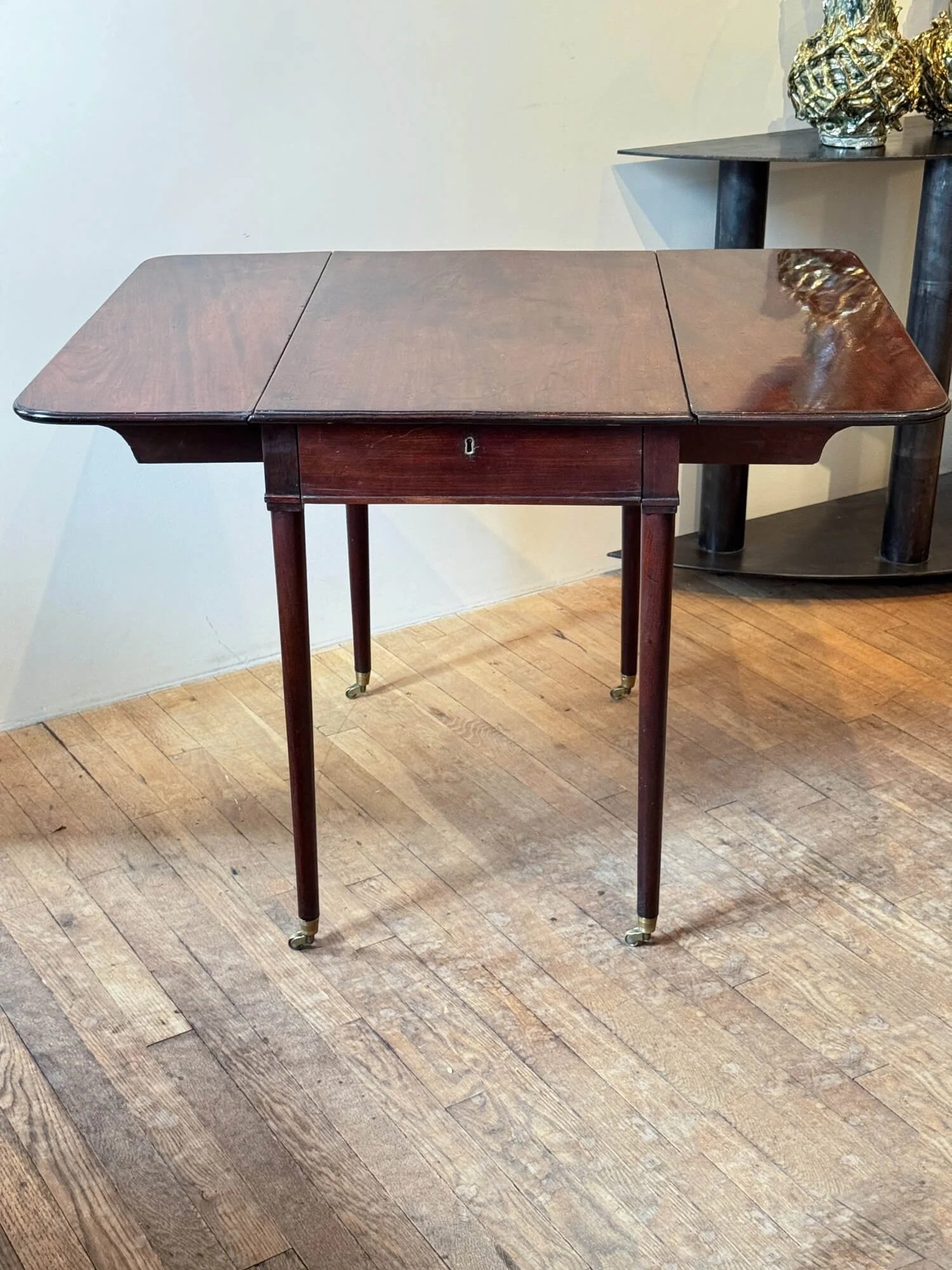 Hepplewhite Pembroke Table