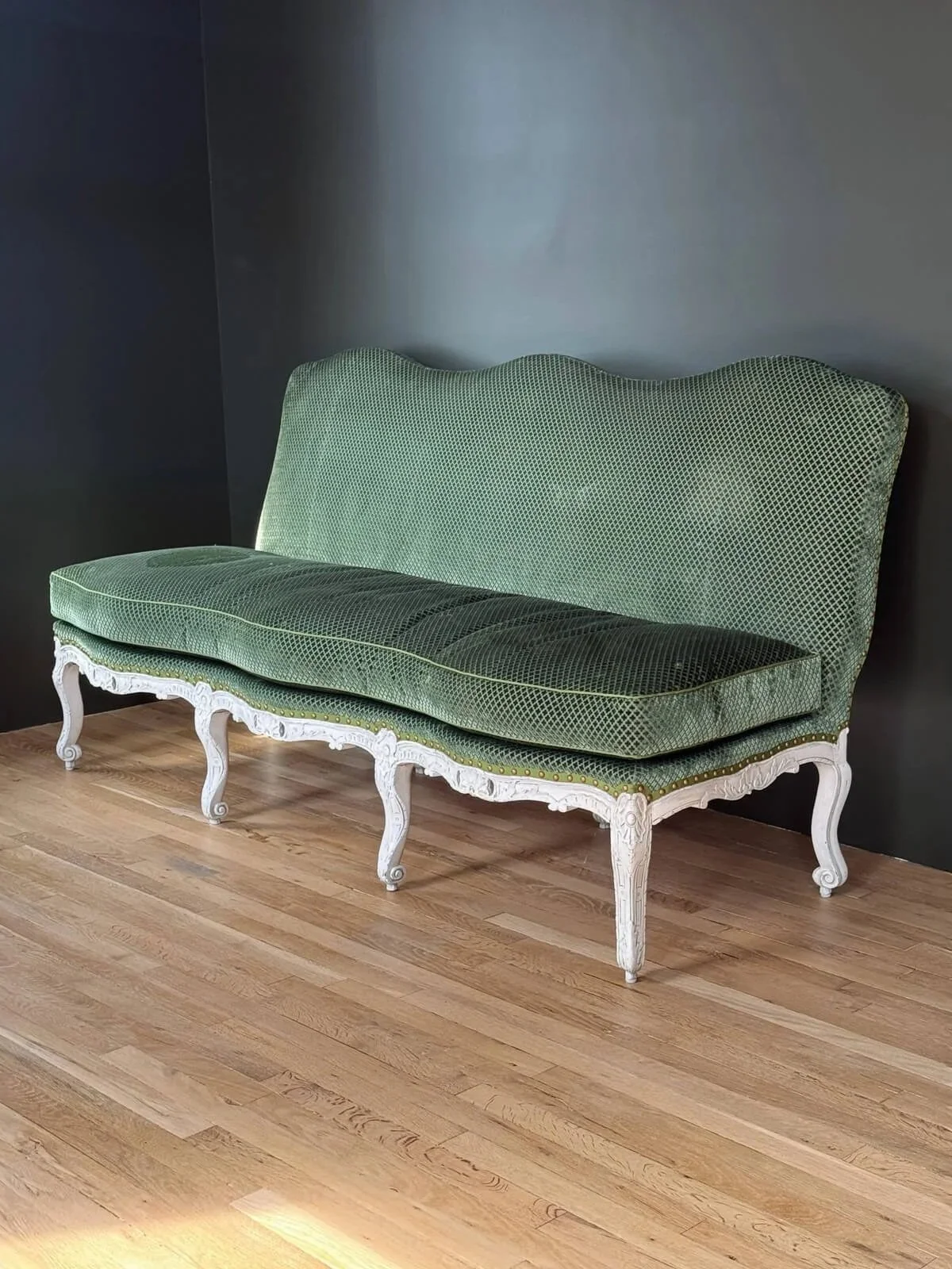 Regence Painted Banquette