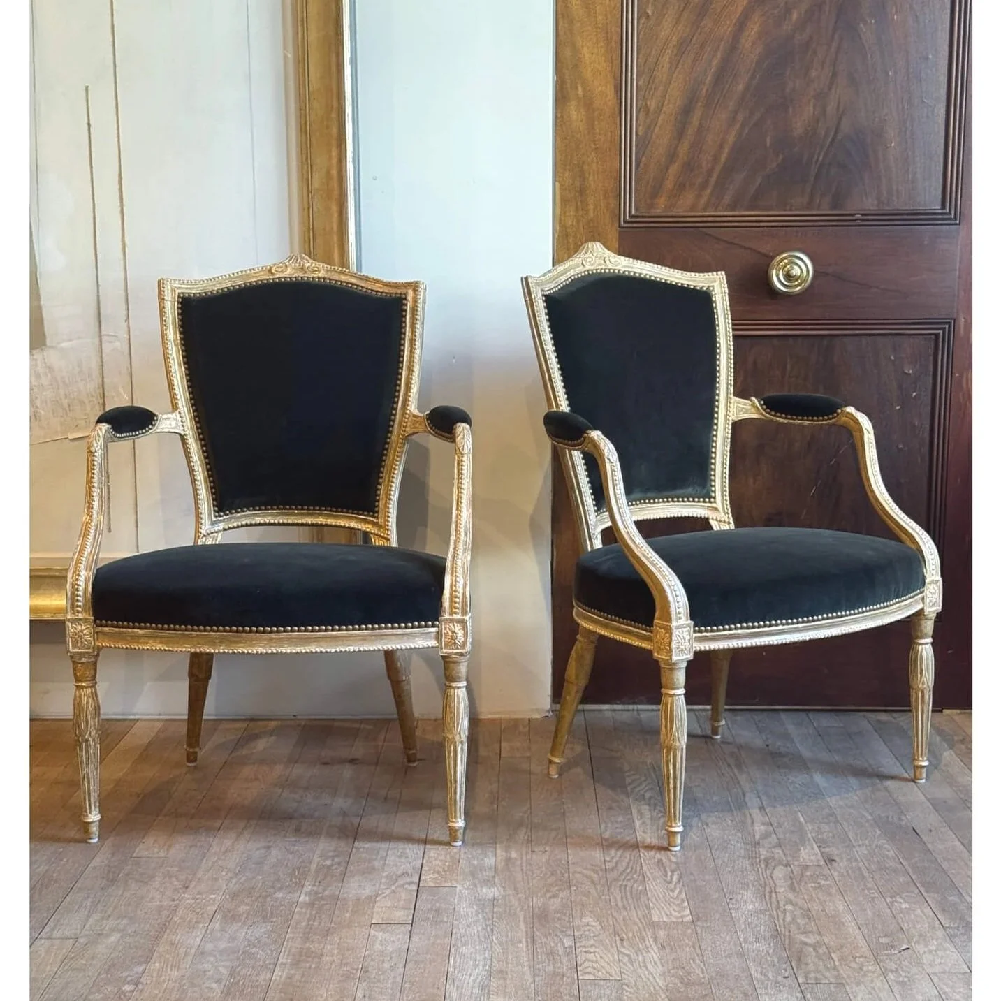2847_pr-giltwood-chairs-site.jpg
