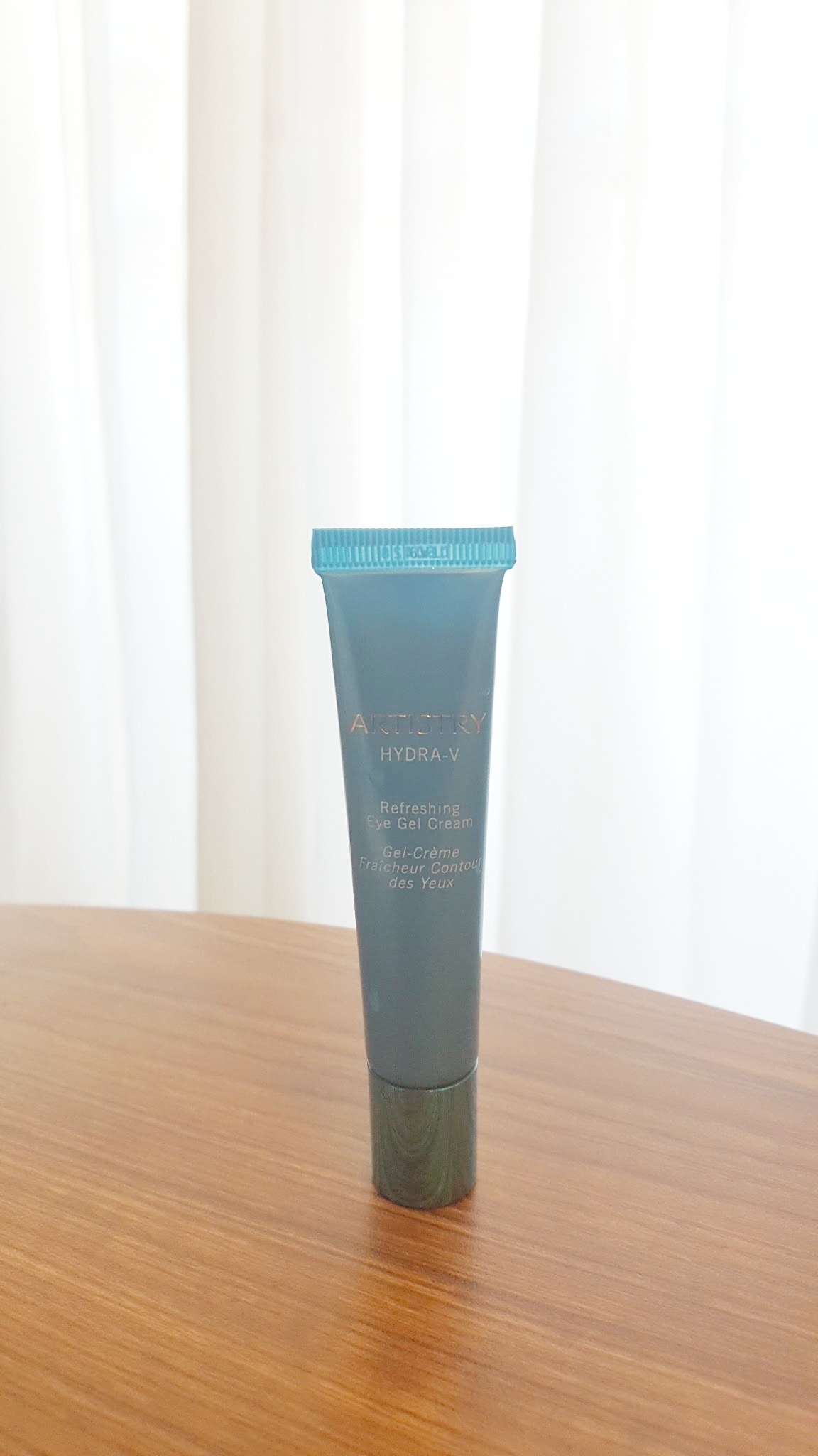For my eyes (yes your eyes need a moisturizer specifically for eyes, even if you don’t have any problems with dark circles, puffiness, or fine lines and wrinkles) I use the Artistry Hydra-V Refreshing Eye Gel Cream. This refreshes and hydrates my under eye area as well as helps with dark circles and puffiness.
