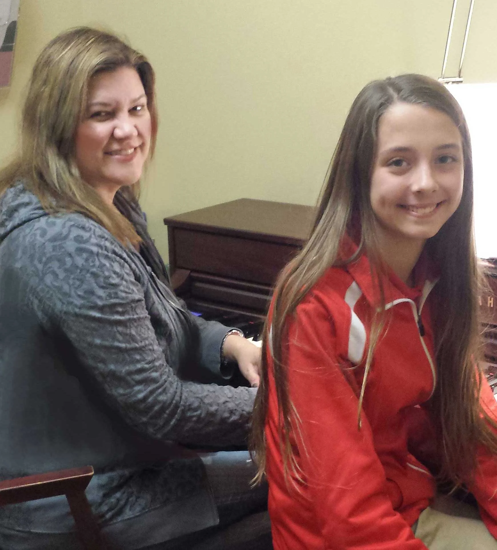 Lauri Knapton, Owner