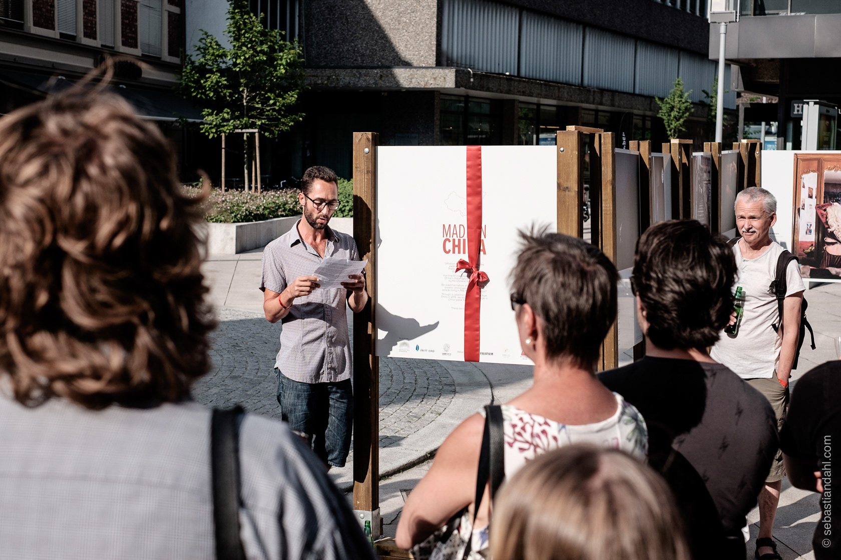  Åpning av utstillingen "Made in China" av avgangsstudentene ved fotojournalistikk på Høgskolen i Oslo og Akershus.&nbsp;Foto: Sébastian Dahl  