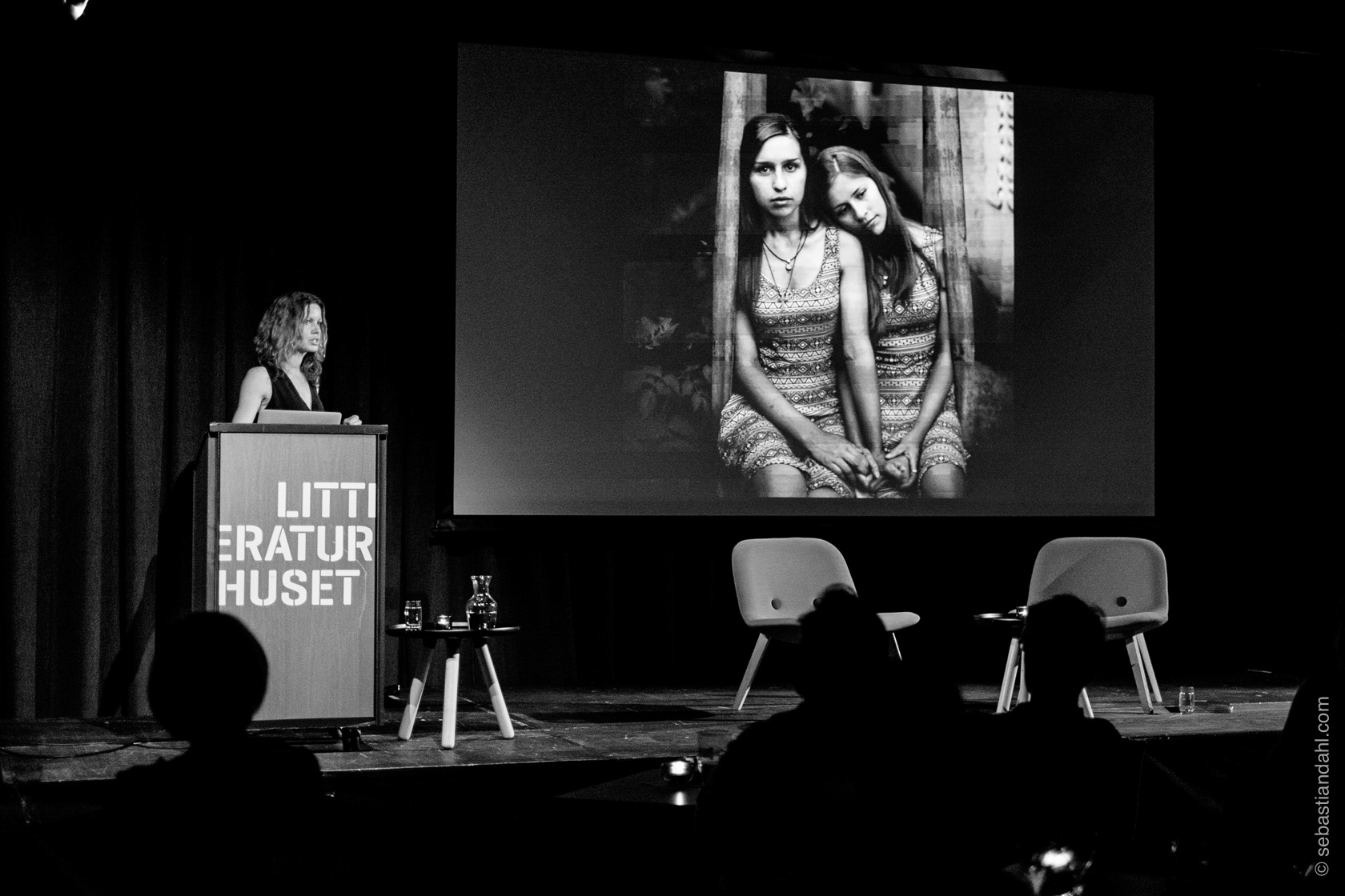  Åsa Sjöström har blant annet jobbet med å dokumentere hemmelige sommerleire i Sverige, for kvinner og barn som søker beskyttelse.&nbsp;Foto: Sébastian Dahl&nbsp; 