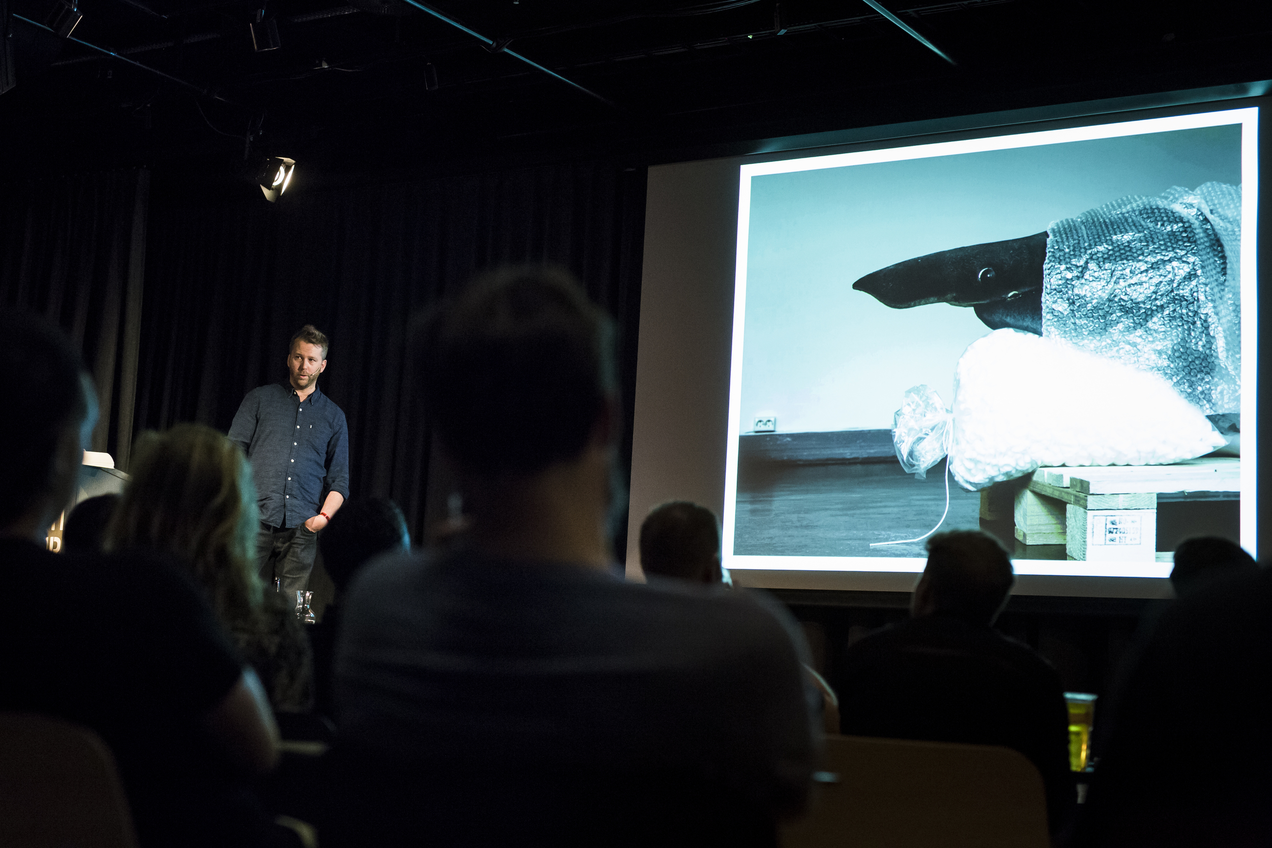  Helge Skodvin gir liv til en samling døde dyr på Naturhistorisk Museum i Bergen, med prosjektet "A Movable Beast".&nbsp; 