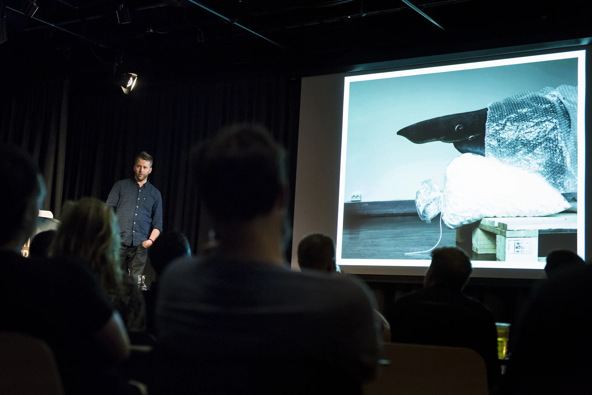 Helge Skodvin gir liv til en samling døde dyr på Naturhistorisk Museum i Bergen, med prosjektet "A Movable Beast". 