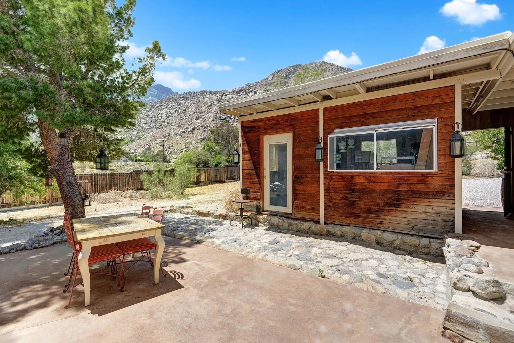 BACK PATIO TO MOUNTAINS MLS.jpg