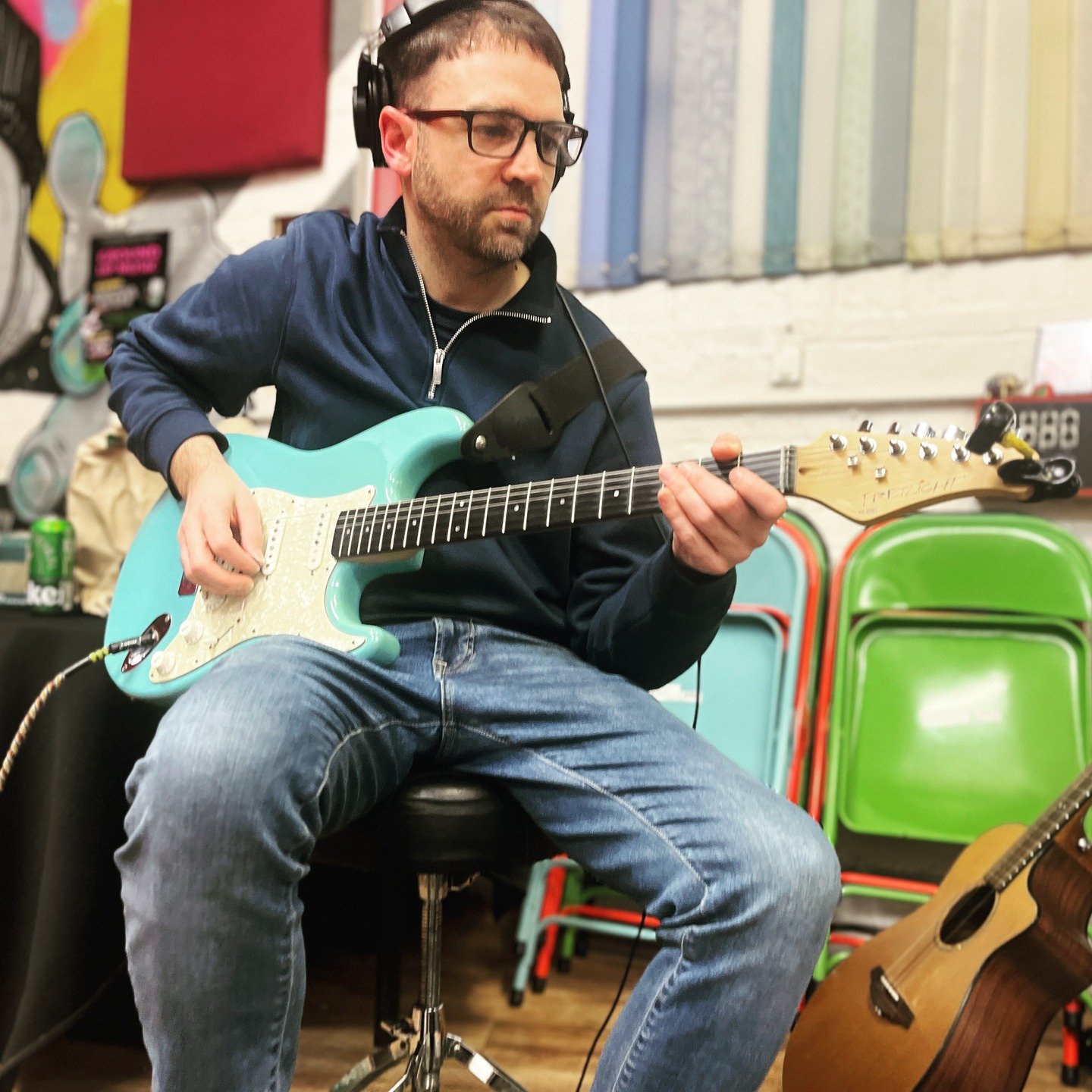 Recording some electric with James for the new @band.opaque album.

Using the @mojaveaudio MA300 this time to capture a beautifully full sound from the amp!