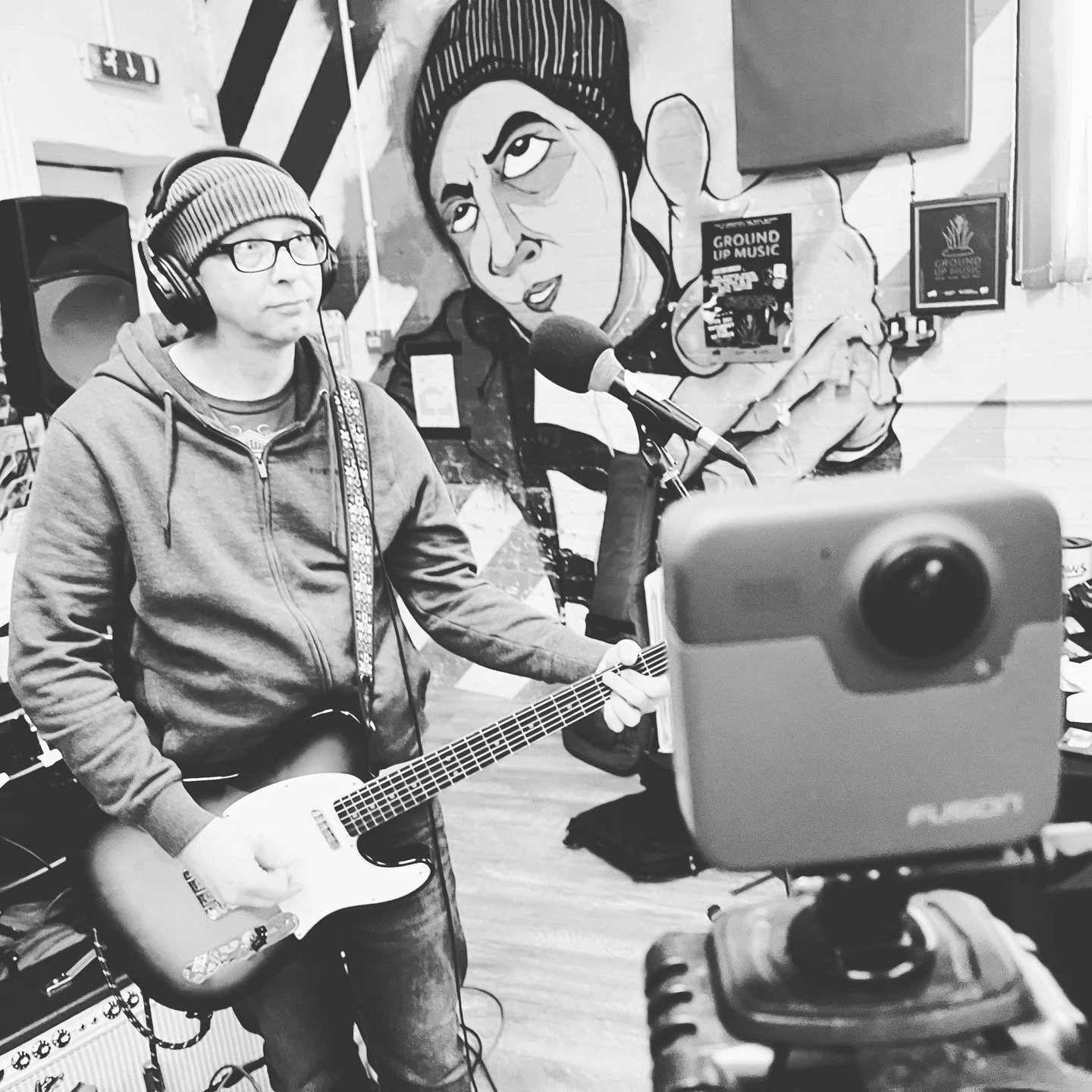 Cracking tracking sesh with @the_hangland at the w/end! 🎸✨
@mattpiercy75 
#musicproducer #musicproduction #recordingstudio #groundupmusic #aceagrams #audioengineer #studiolife #newmusic #mixing #mastering #DripDryProductions #peterboroughmusic