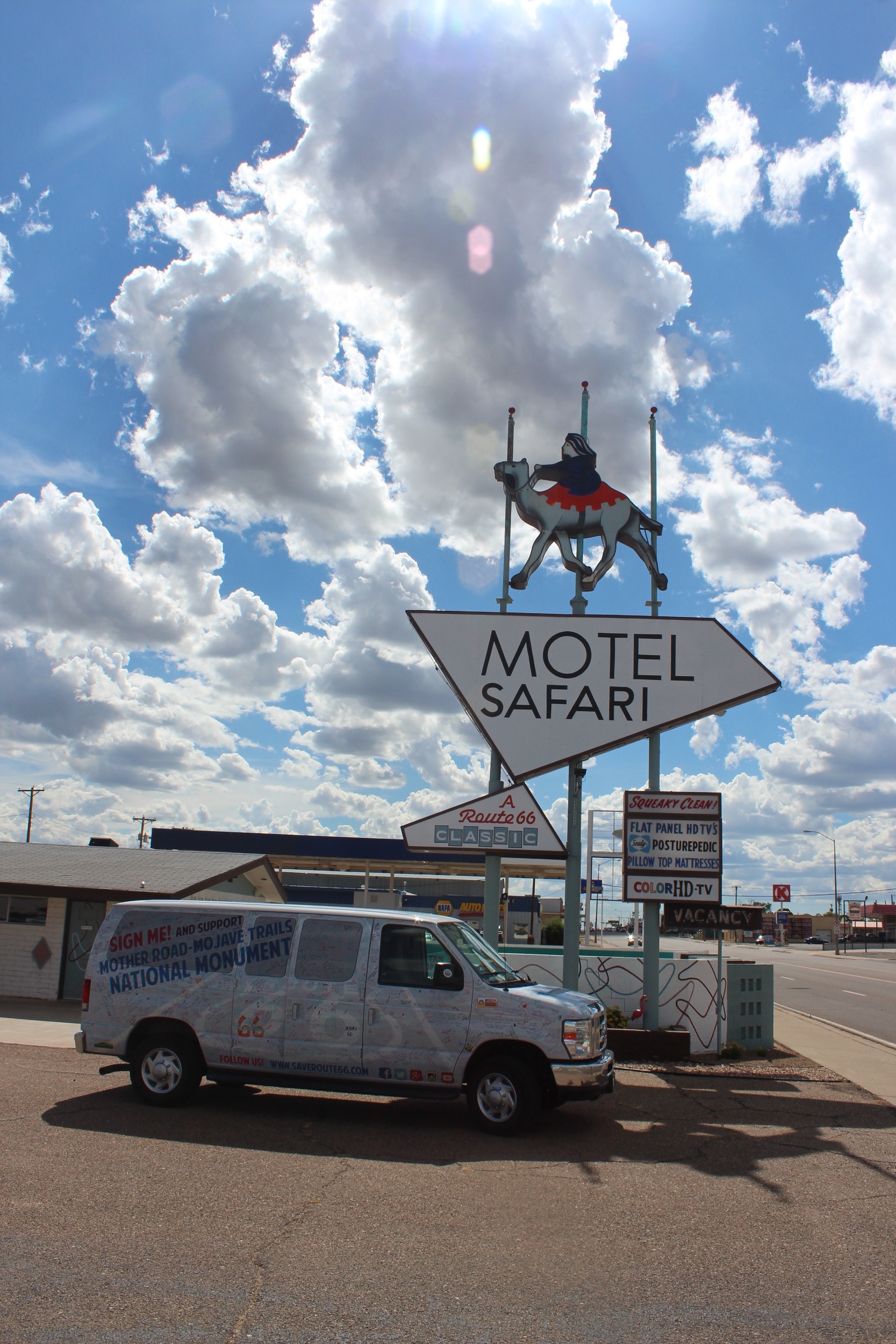 MOTEL SAFARI | TUCUMCARI, NEW MEXICO