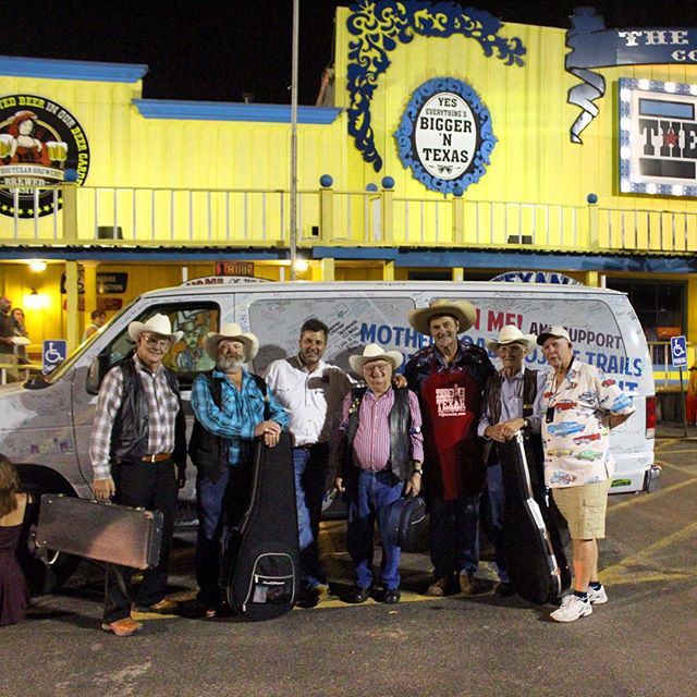 Visited with Bobby and Danny Lee, owners of The Big Texan in Amarillo, along with the cowboy band for pictures and signatures. Always a crowd at the steakhouse. Thanks y'all! @thebigtexan