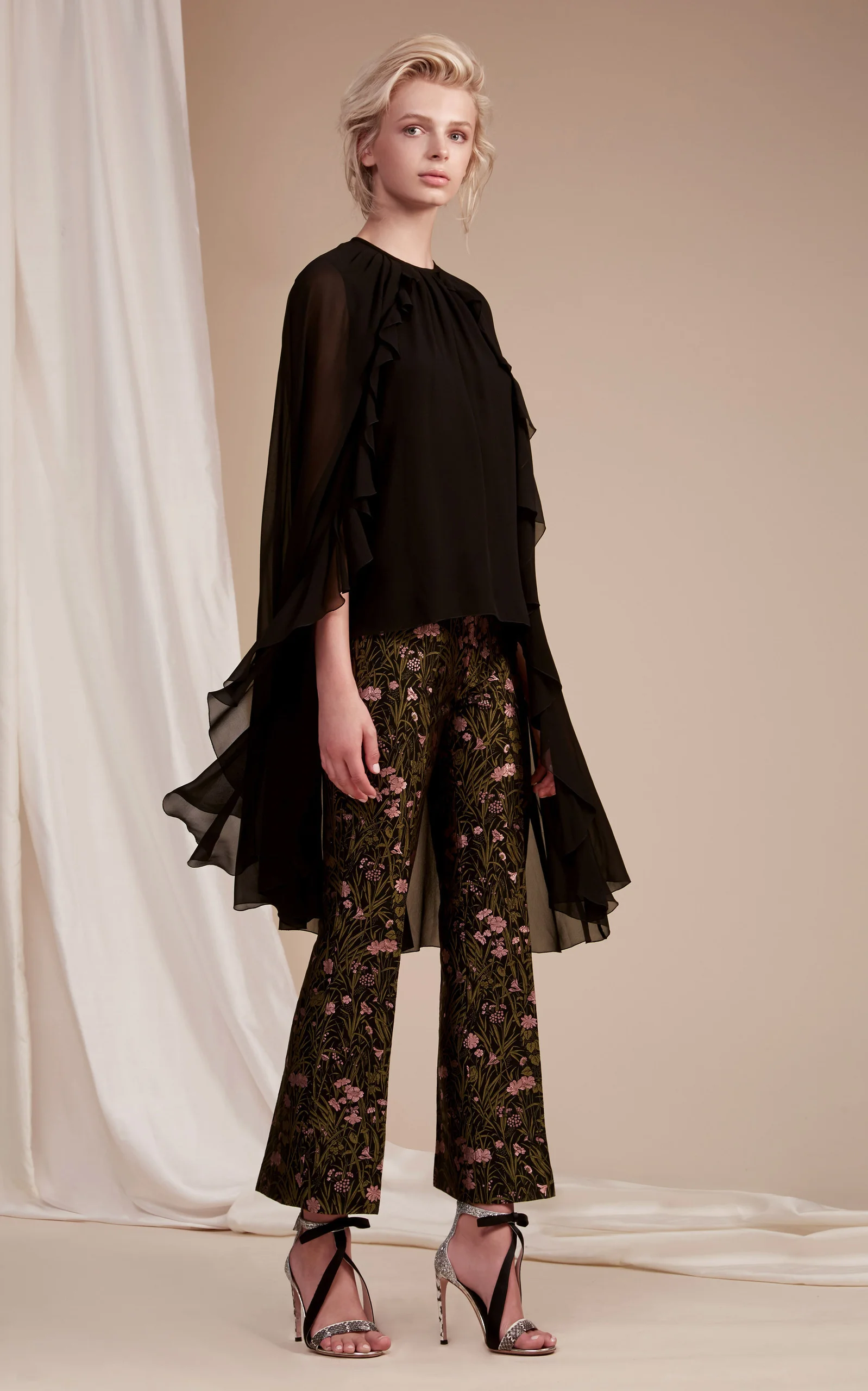 large_giambattista-valli-black-jacquard-cropped-pants.jpg
