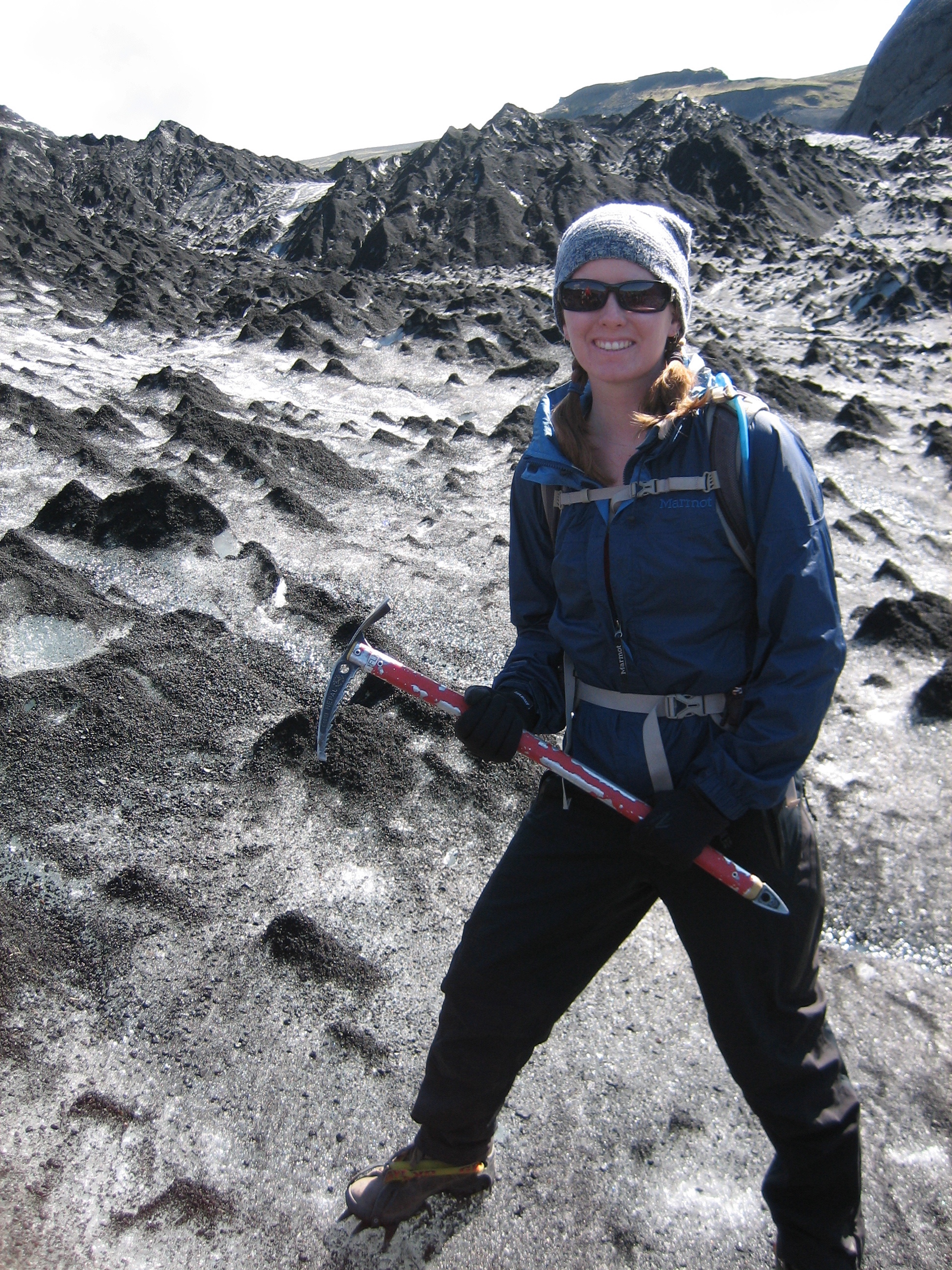 Dr Cable returns to the show to talk about why scientists often assume that water is needed to sustain life. She explains why most life, like us, likely is carbon-based, and talks about where she’d look for lifeforms beyond our planet.