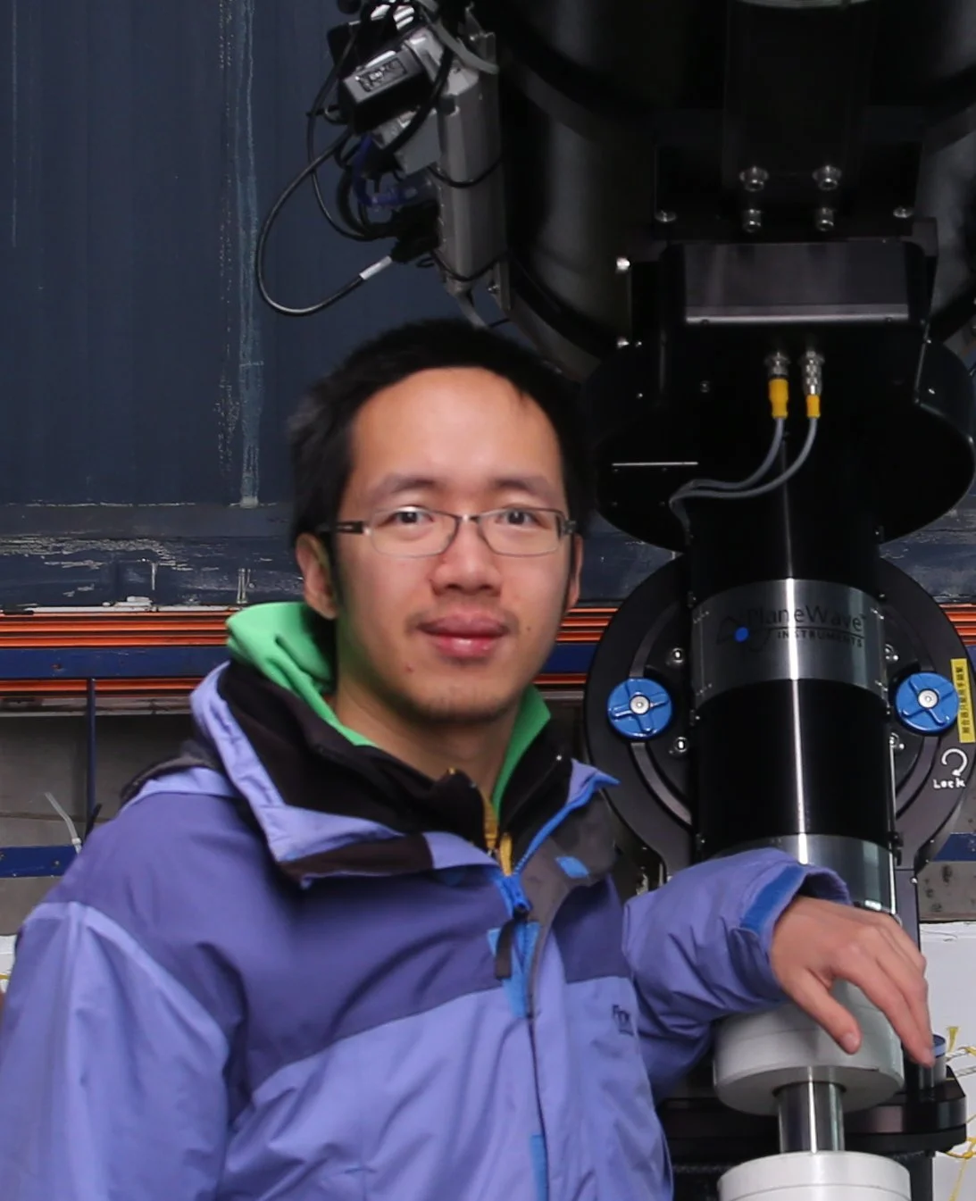 Dr. Quan-Zhi Ye tries an unusual frappuccino and explains how meteor showers are related to comets. He tells the story of how he became interested in comets and asteroids, and fills us in on some of his recent research.