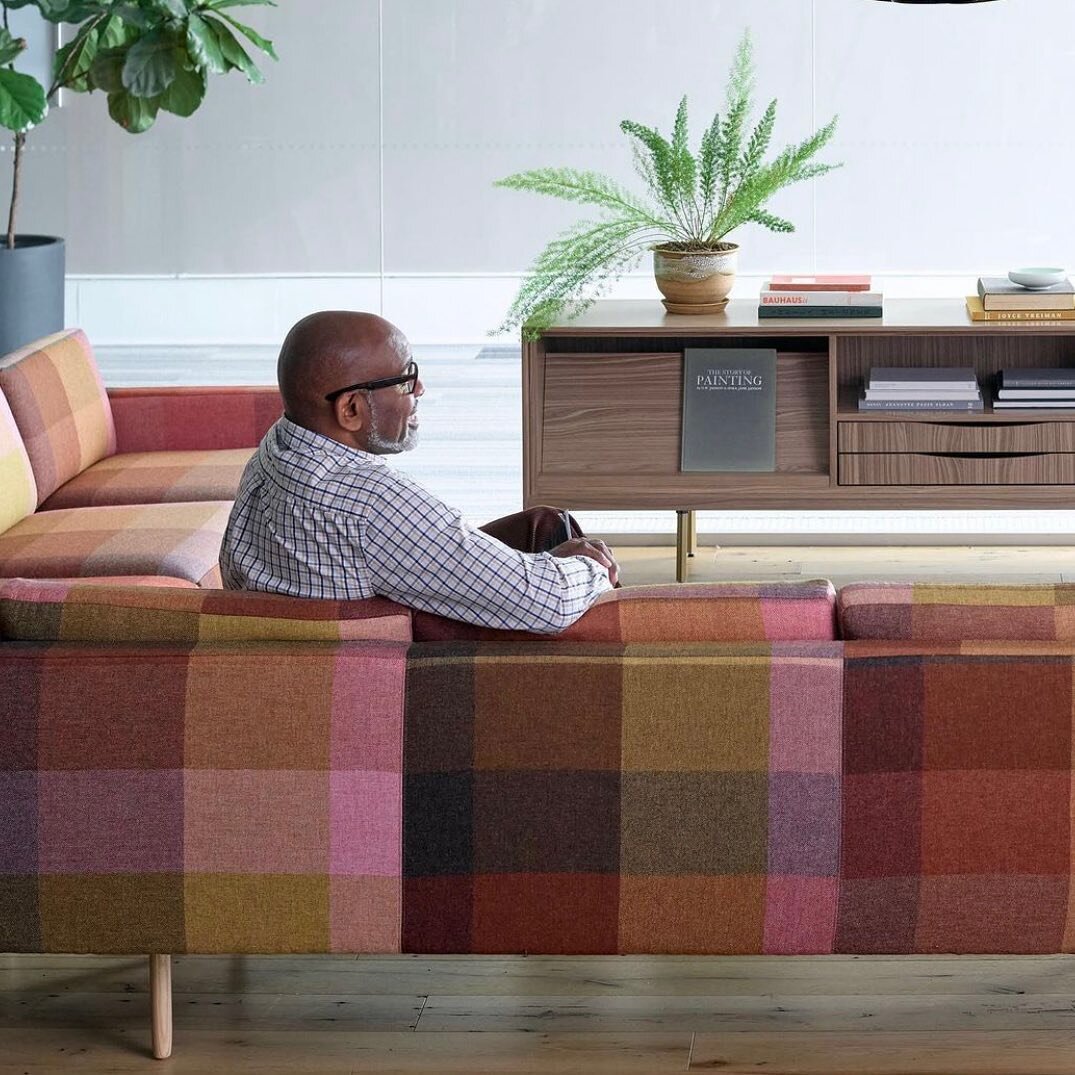 Even though I wasn&rsquo;t in Chicago this week for NeoCon I&rsquo;m totally stoked at how fabulous Rowen (in that sharp looking plaid) and the new Rowen pull-up tables looked at @ofs.

#neocon21 #ofs #youplusofs #furnituredesign #nteriordesign #prod