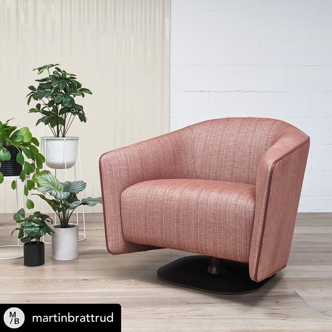 Posted @withregram &bull; @martinbrattrud We love the subtle contrast welt on this hazy red Anacapa. Thoughtful details add up to make a space feel special.⁠
⁠
#design #furnituredesign #interiordesign #martinbrattrud #contractfurniture #workspace #se