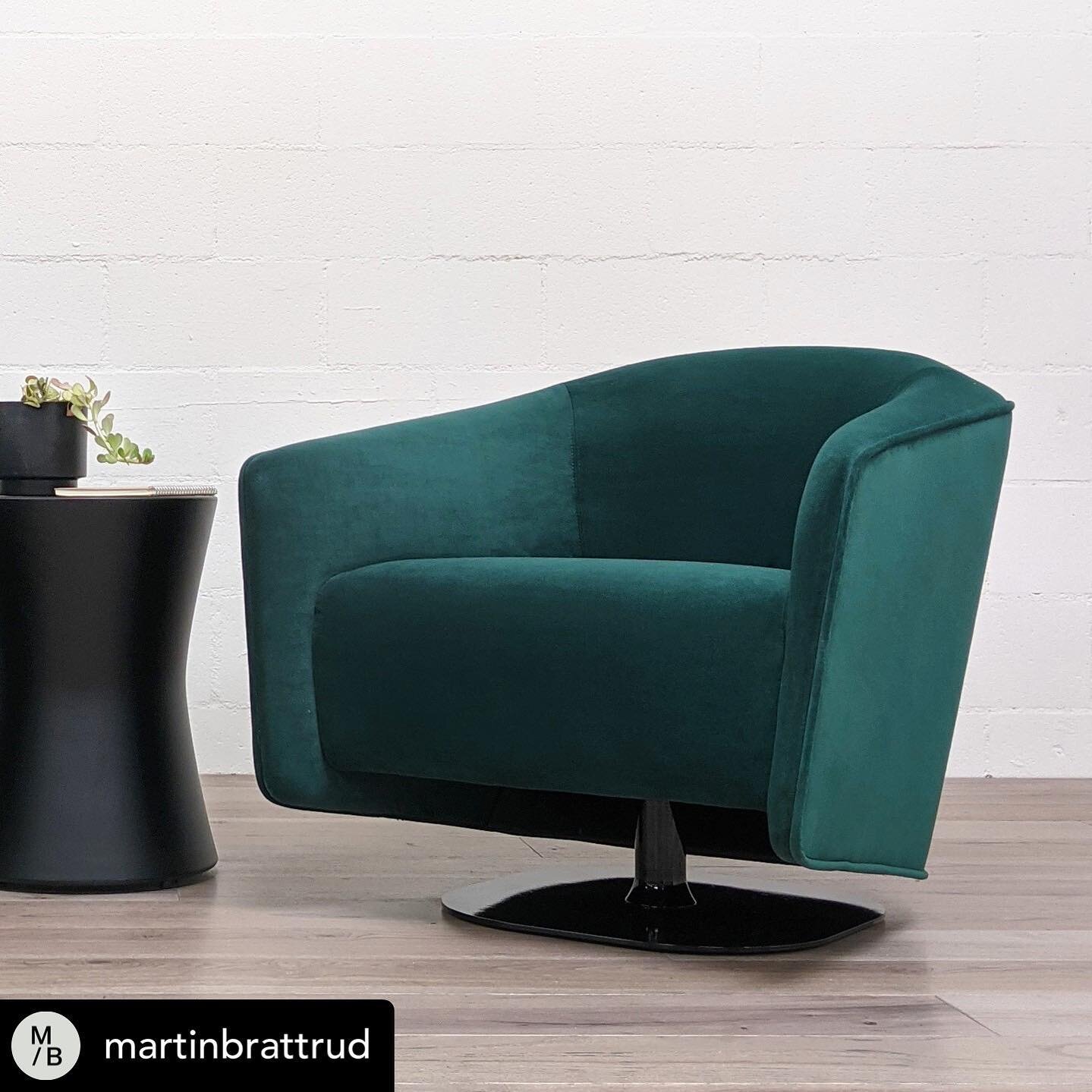 Posted @withregram &bull; @martinbrattrud Anacapa in gloss powder coat and velvet is luxurious sophistication.⁠
⁠
#design #furnituredesign #interiordesign #martinbrattrud #contractfurniture #workspace #seating #loungeseating #loungechair #mblounge