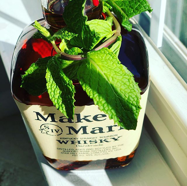 Sooo yeah.. #MintJulep takes me to a #happyplace with #friends #chilicookoff ..then later #haymarketva #gainesvilleva #comedyshow #giuseppeshaymarket  @cakeismyfriend tickets on Eventbrite search CakeIsMyFriend and link&mdash;&gt; https://www.eventbr