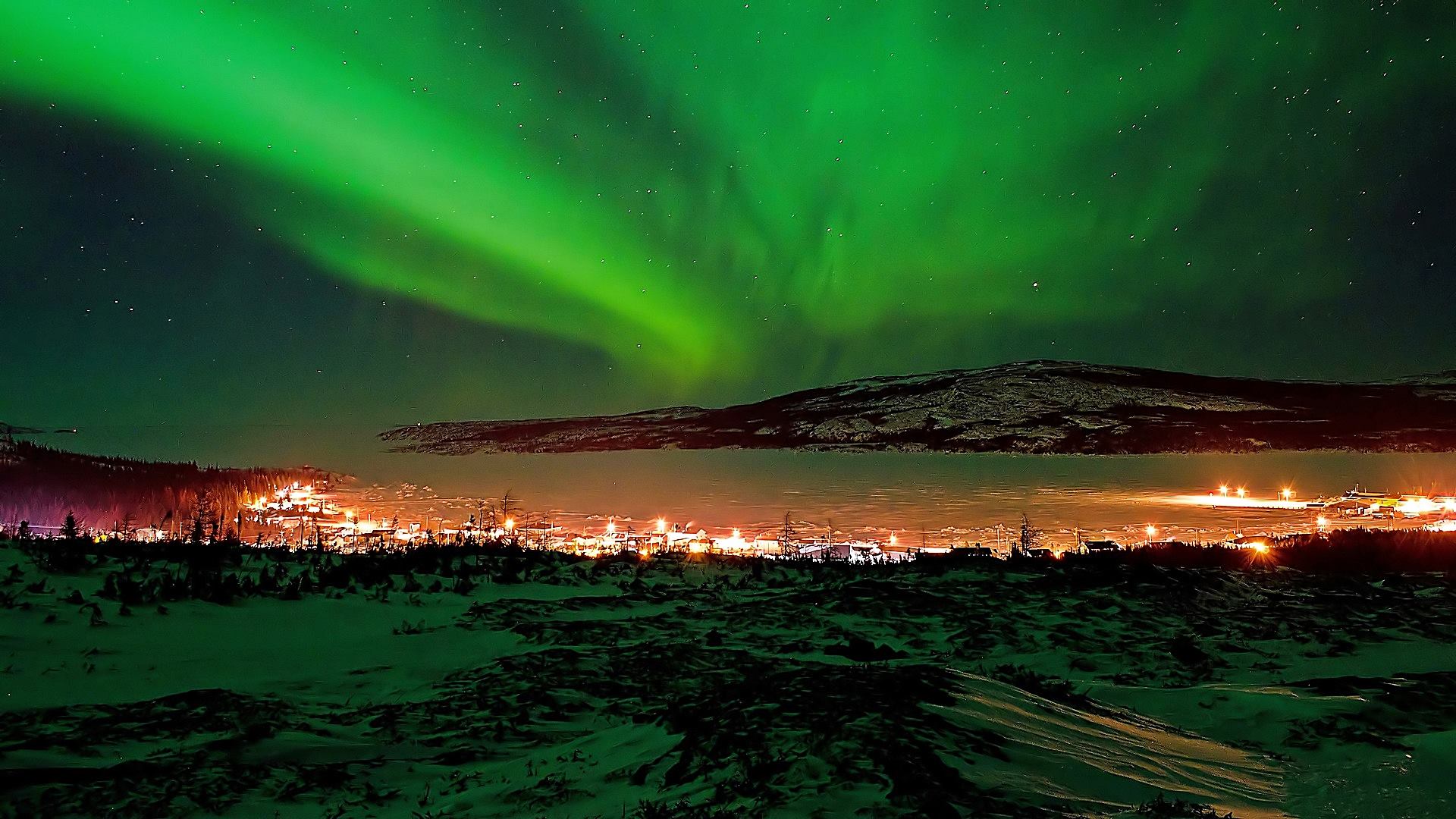 Makkovik at night