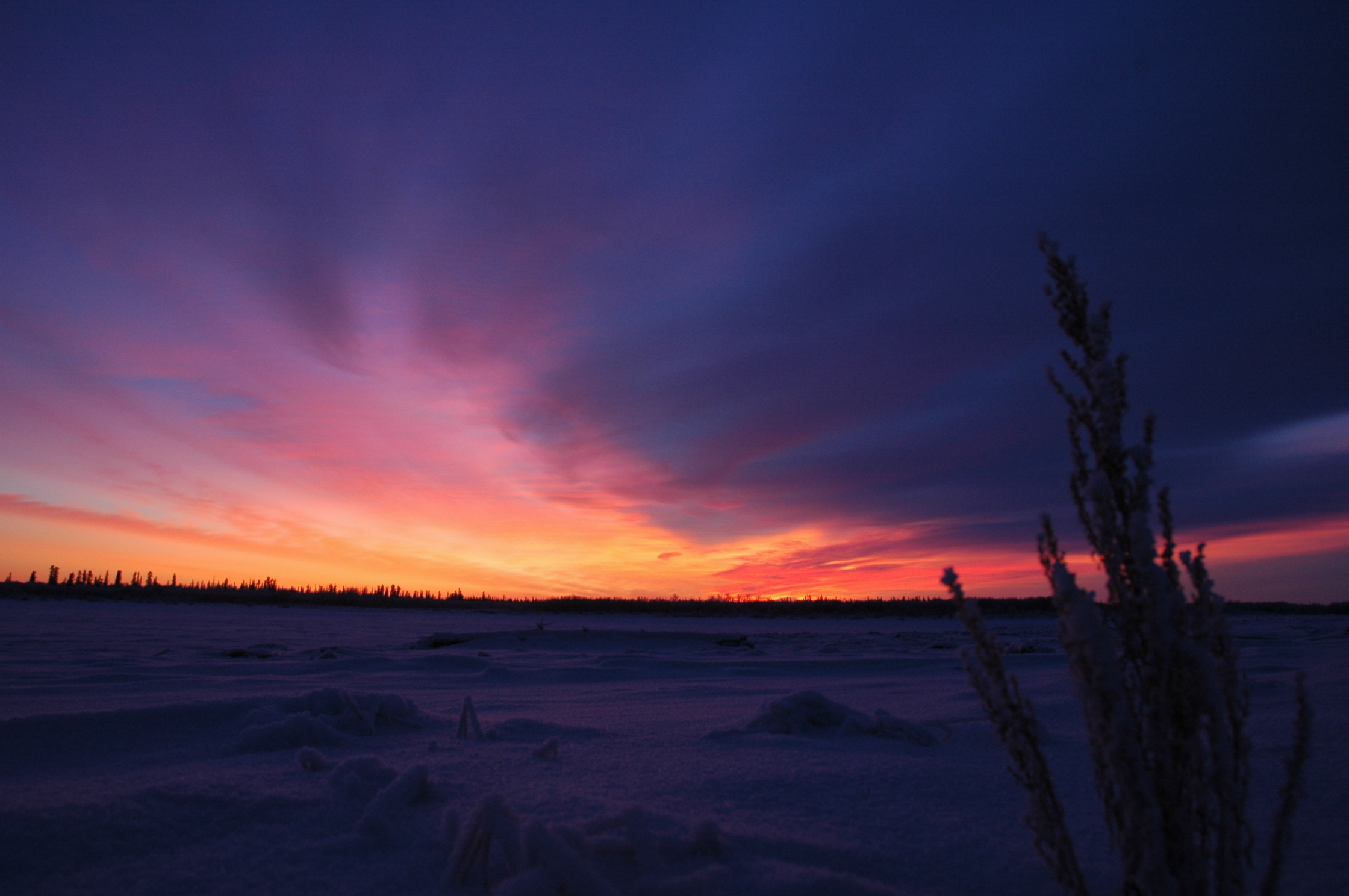 22. beautiful sunriseset in Aklavik.JPG