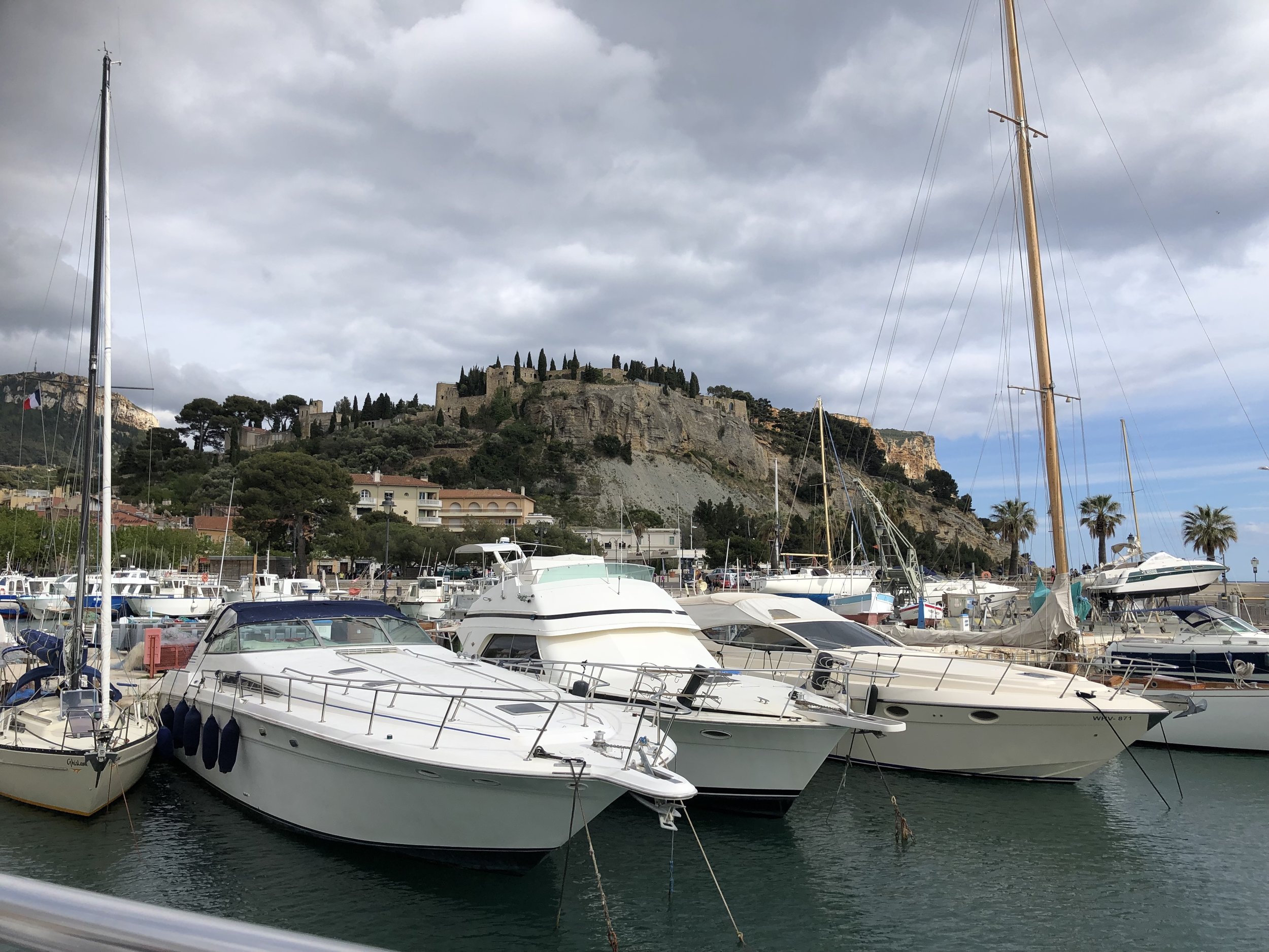 On The Tee in Cassis.jpg