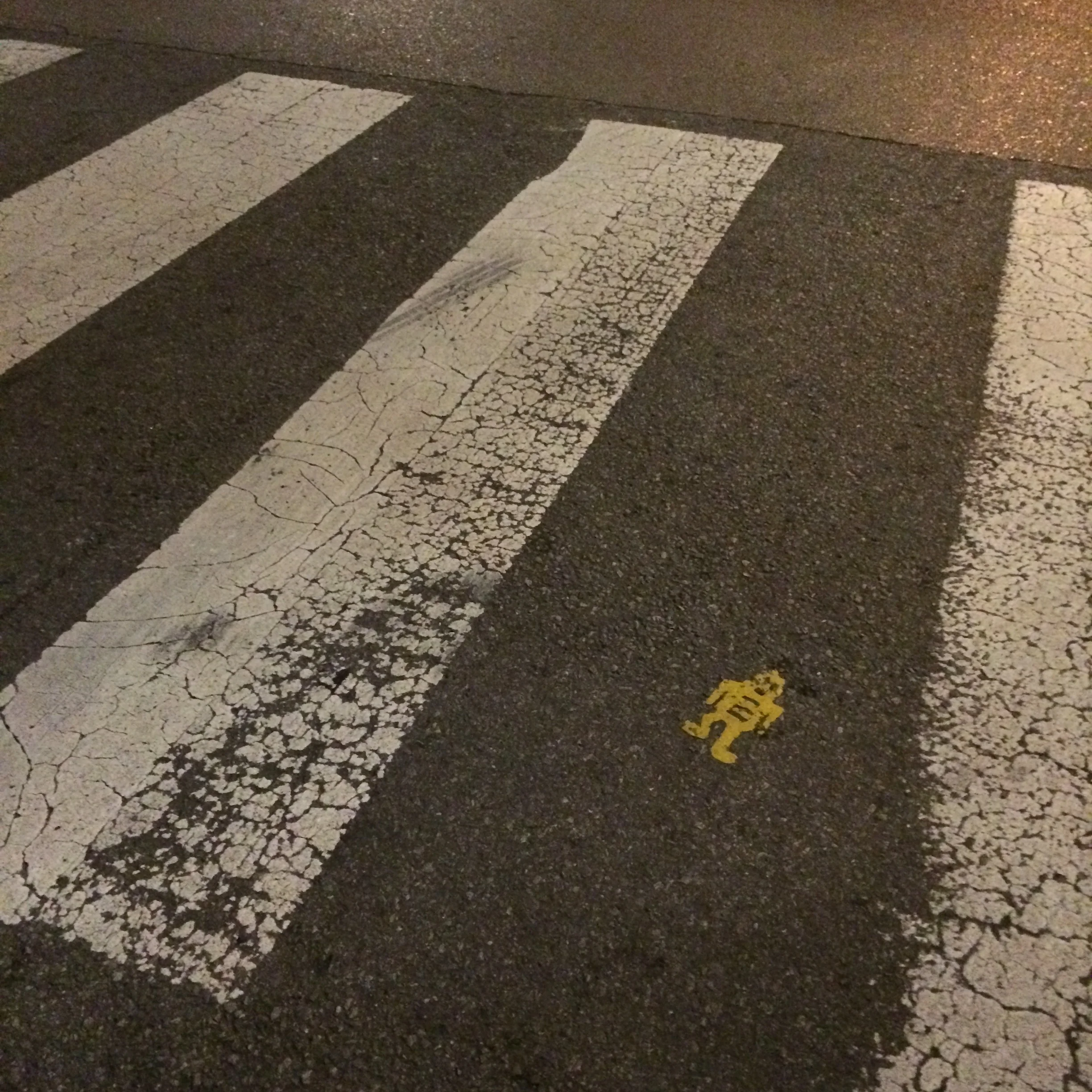 MAN IN ROAD 22014-10-06 23.53.44.jpg