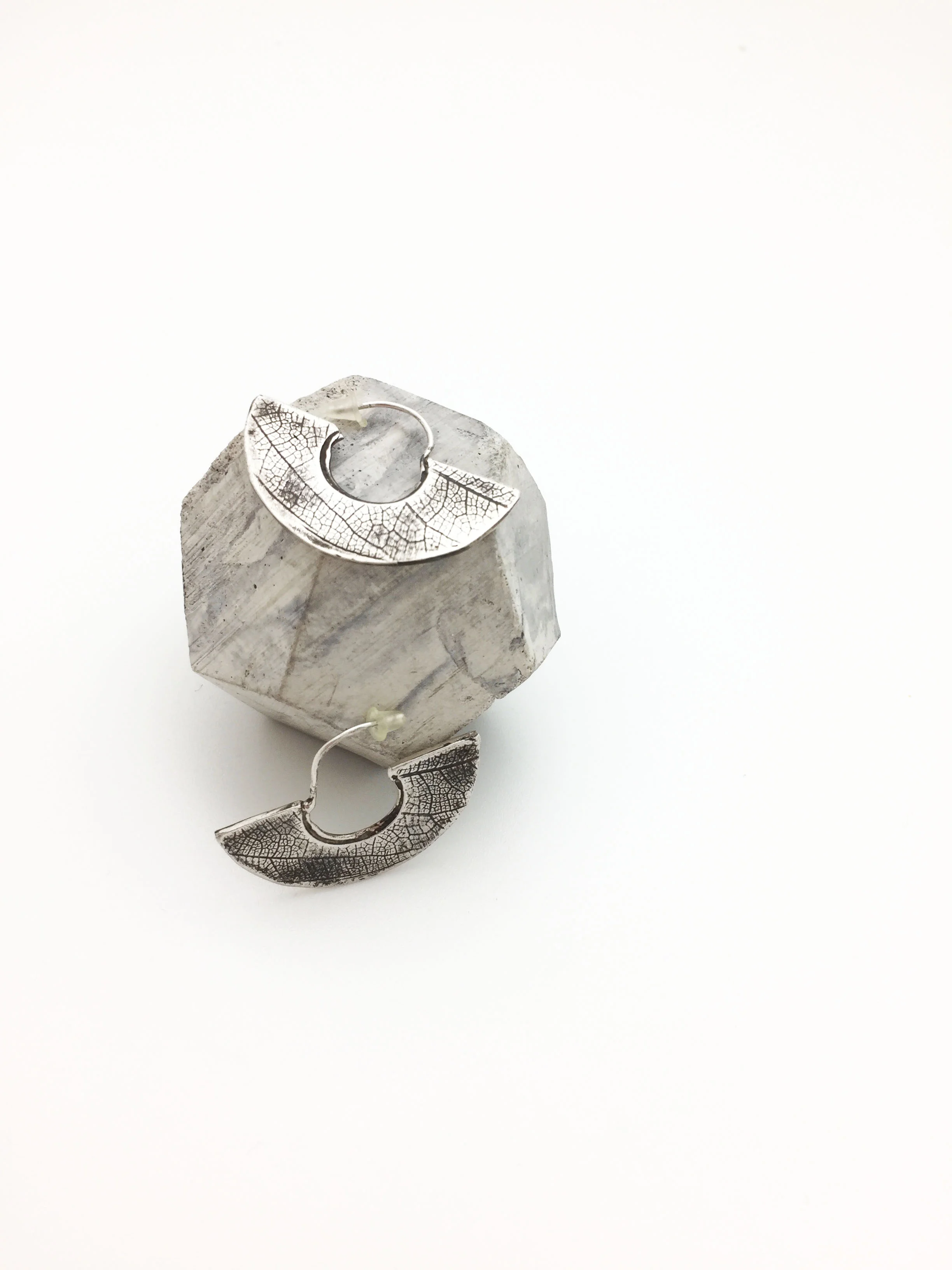 Leaf Texture earring Silver.jpg