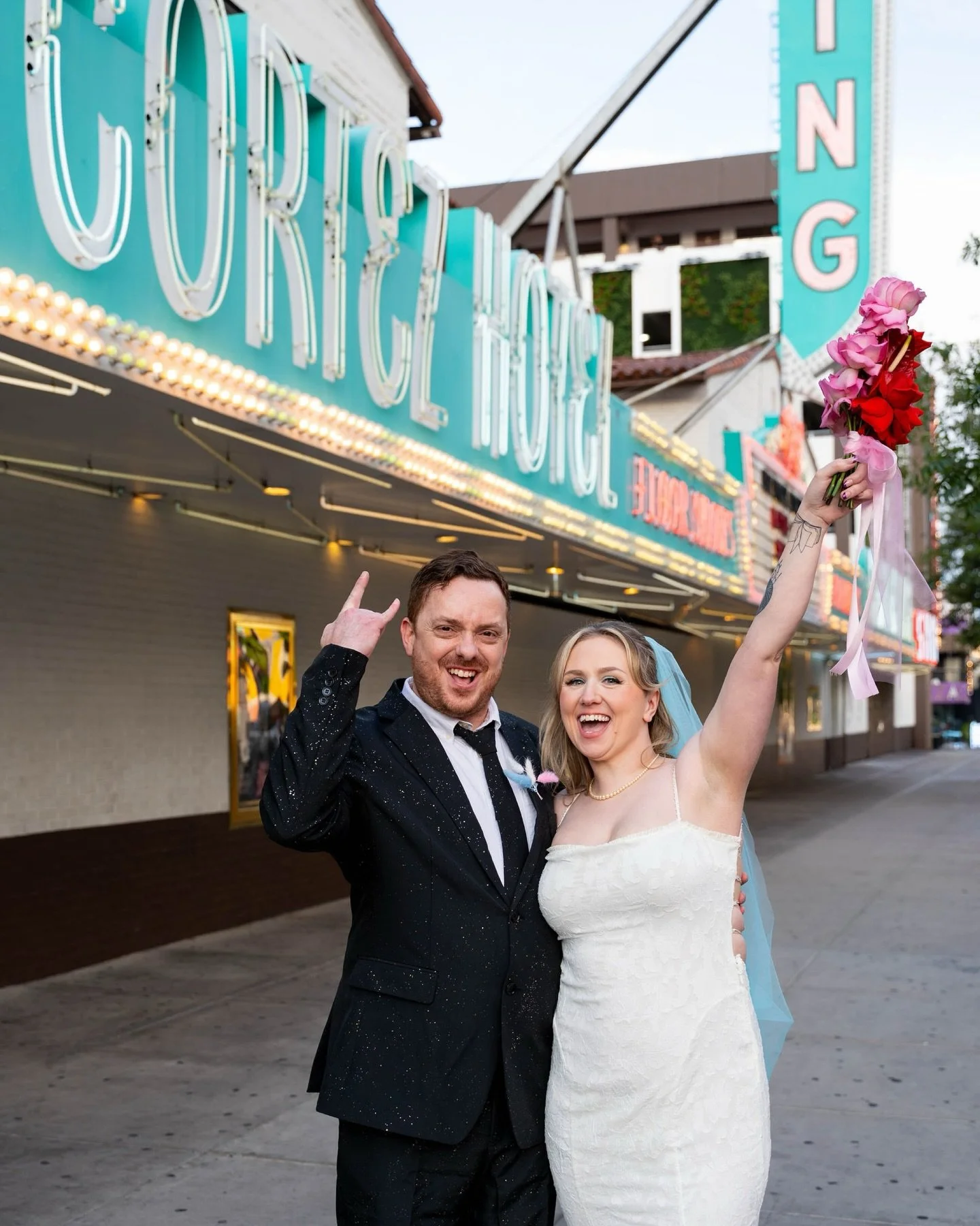 Mood for 2026! 🤘🏻

Associate shot for @katelynfayephoto 

#lasvegas #lasvegaselopement #dtlv #fremont #vegss
