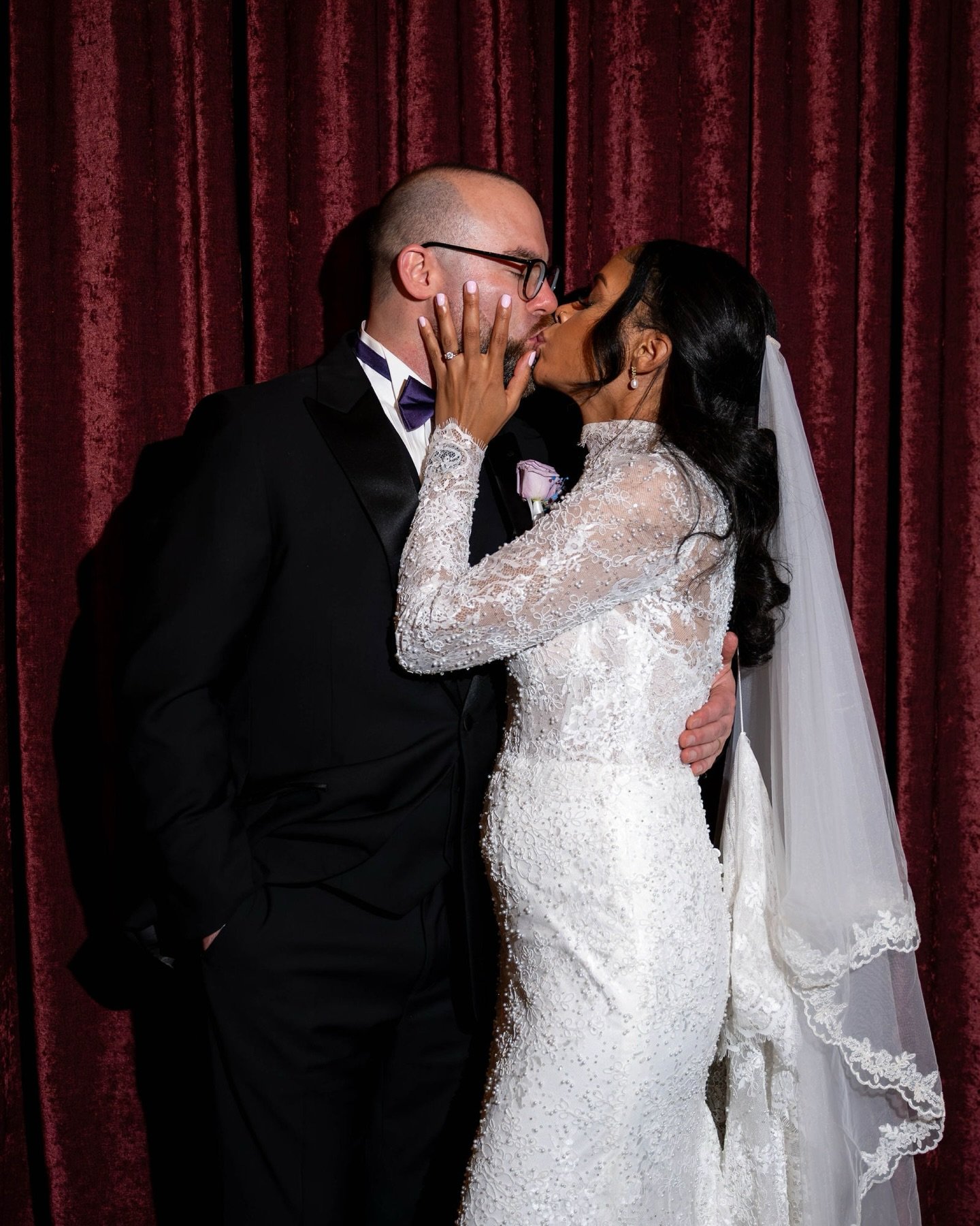 B&amp;L intimate wedding at Caesar Palace Venus Garden 🥀

Photographer: @sheiladrakeleyphotography 
Content Creator: @contentbysd 
Venue: @caesarspalace 
Reception: @carminesnyc 

#vegaswedding #intimatewedding #weddingphotoinspiration #microwedding
