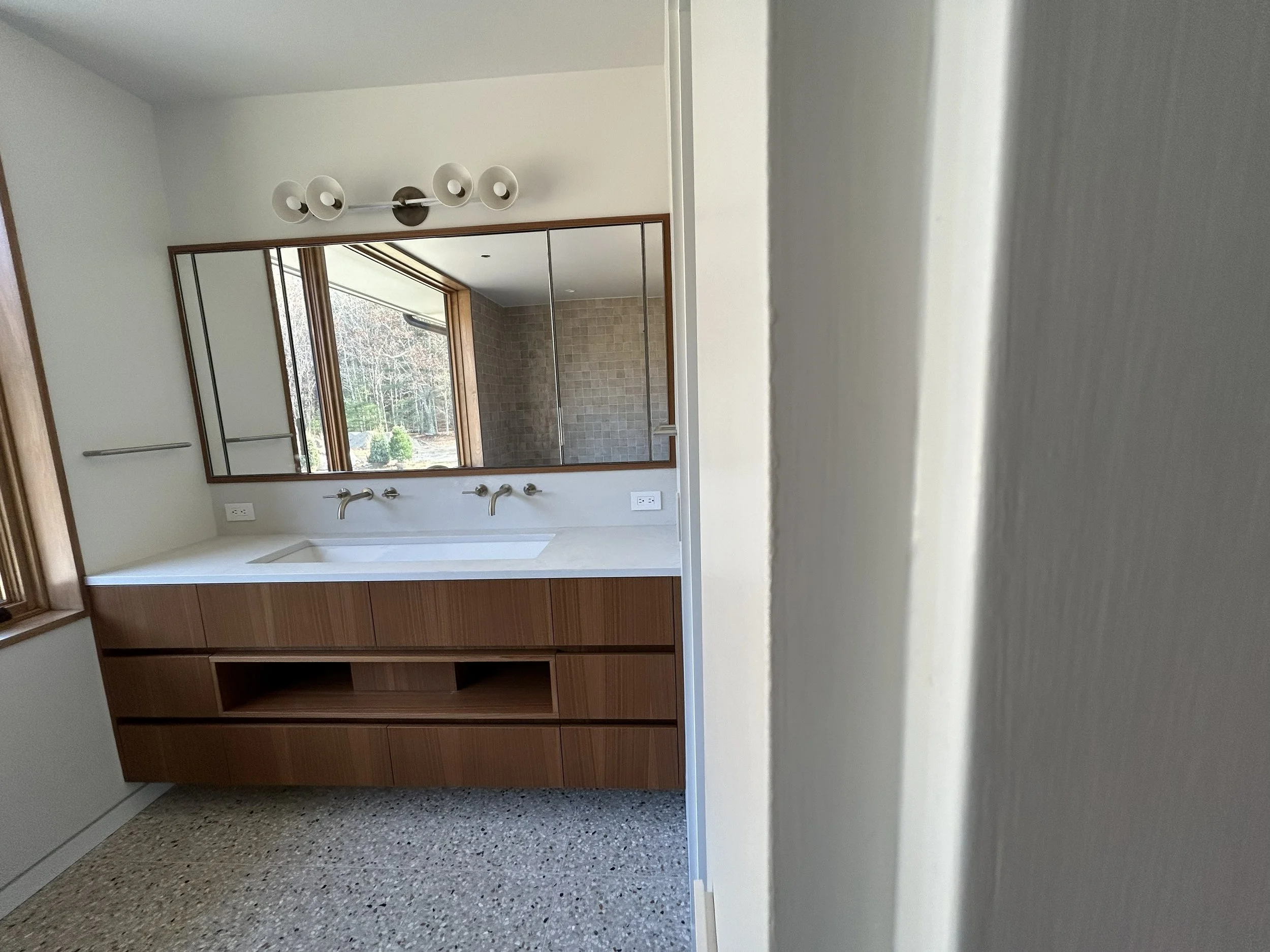 vanity with 2 faucets.jpeg