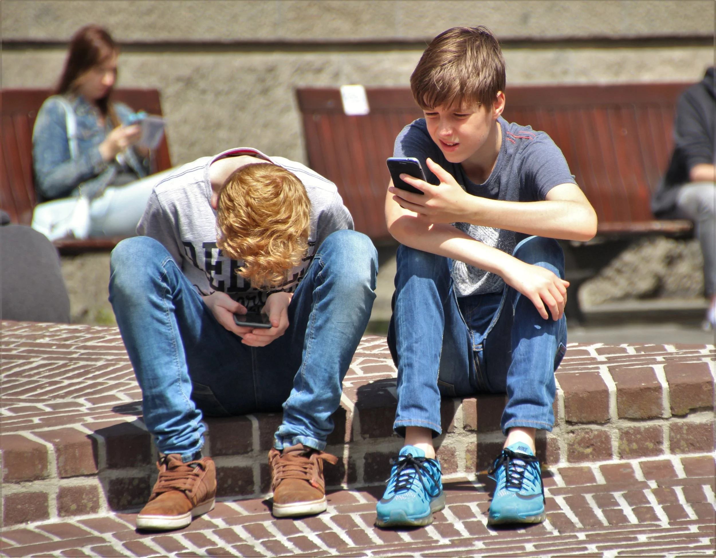 5 Reasons to Restrict iPhone/Android Use For Your Child