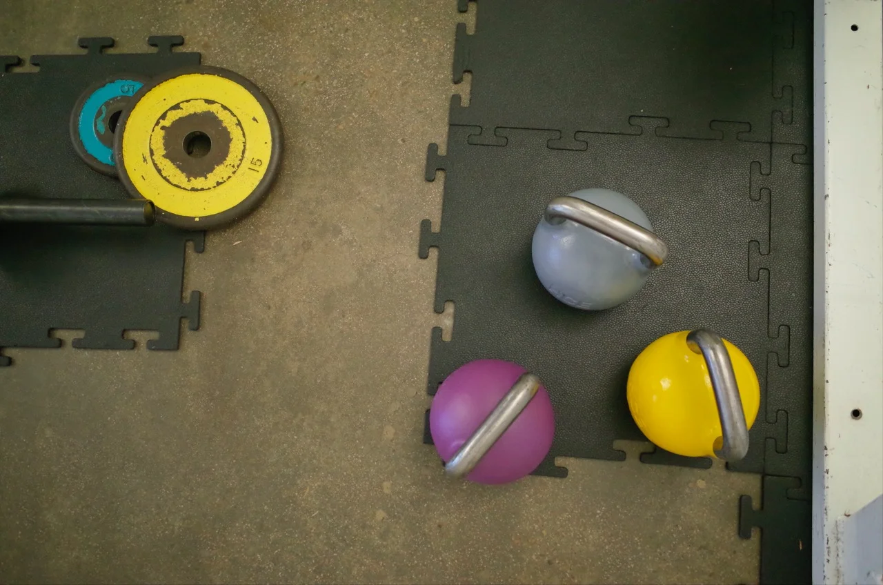 Lifting as treatment for back pain