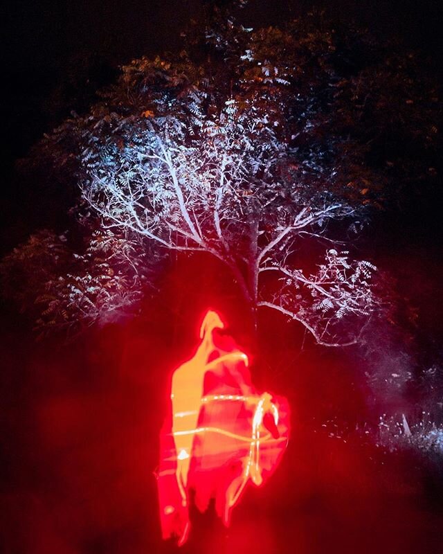 Still thinking about the idea seeds planted at @acreresidency last month. Light forms from the driftless terrains

#vibrantmatter #longexposure #experimentalphotography#joteva