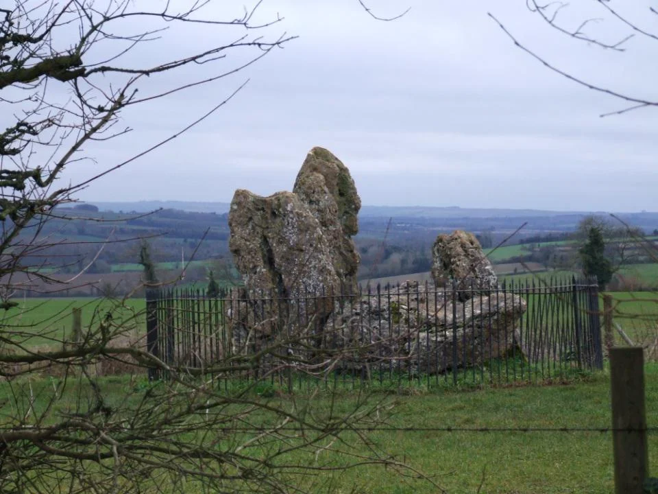 The Whispering Knights up close