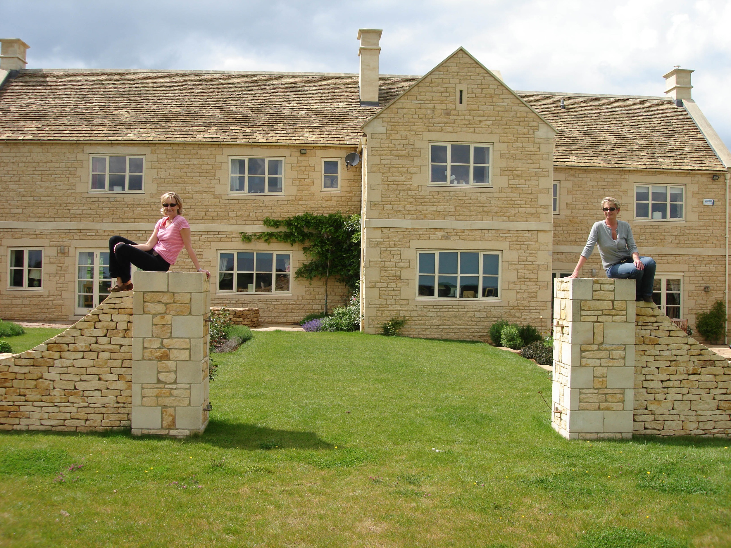  Special gate pillars 